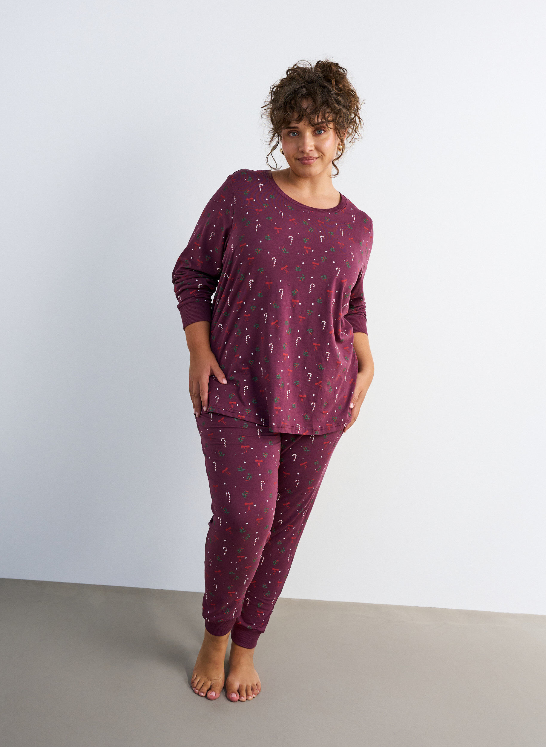 ZizziY&ouml;paita printill&auml;, Tumma Bordeaux, Model image number 1
