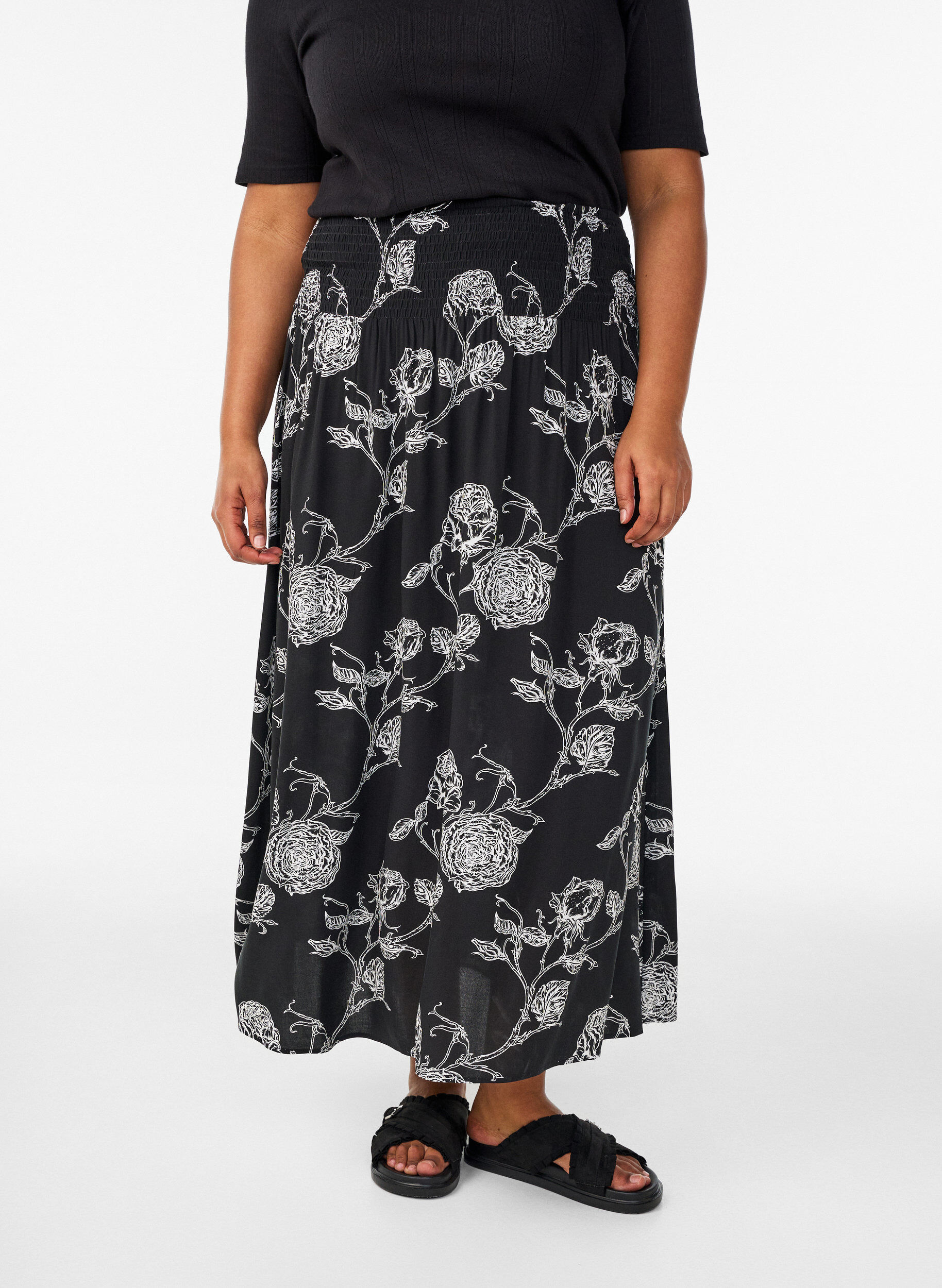 ZizziViskoosista valmistettu rypytetty maksihame, Musta, Model image number 2