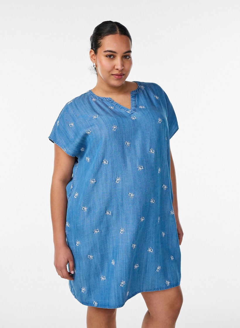 Lyocell-mekko farkkutyylill&auml; ja kirjailuilla kukilla, Sininen, Model image number 0