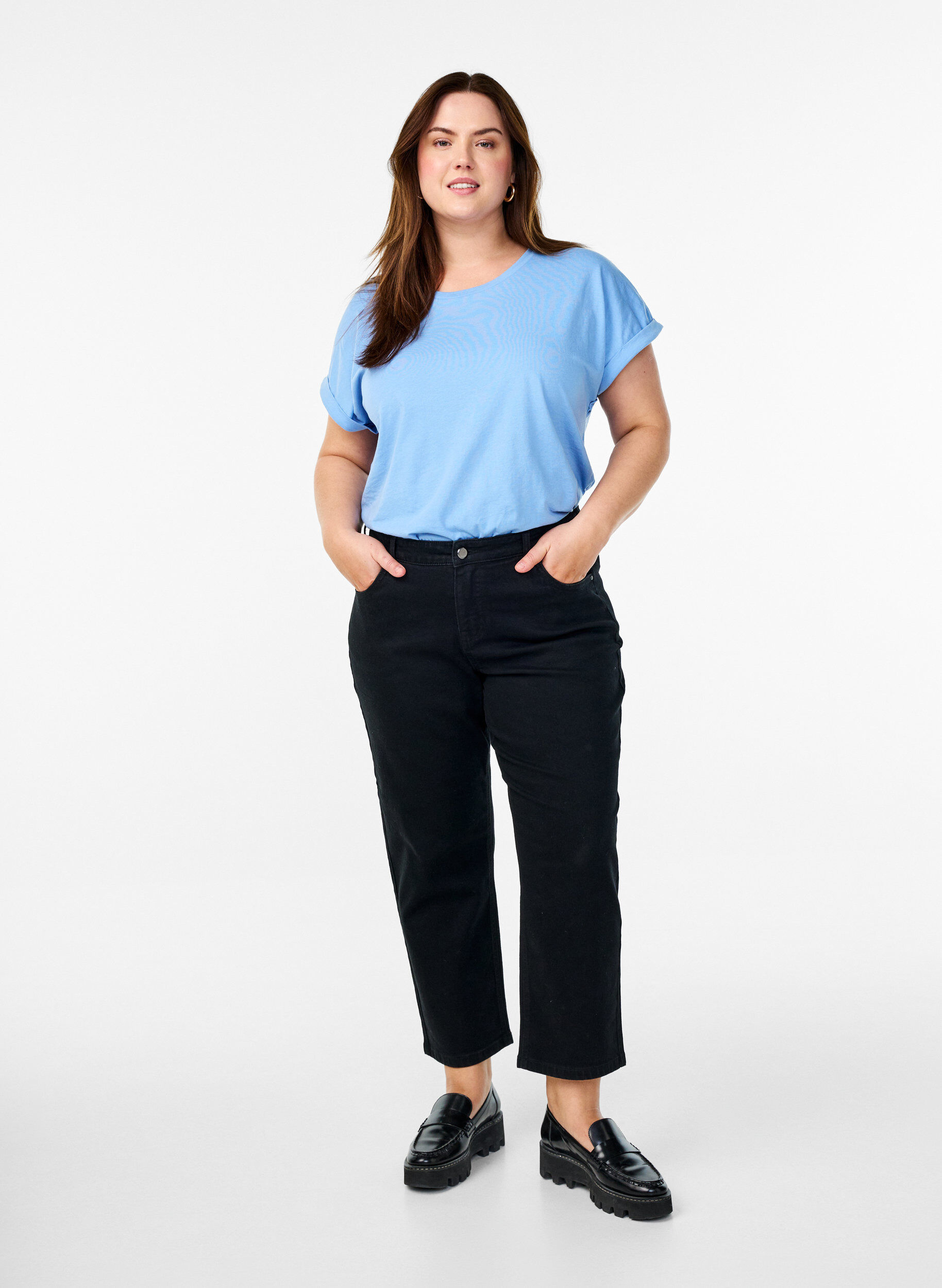 Cropped Vera -farkut, joissa on suora istuvuus, Musta, Model