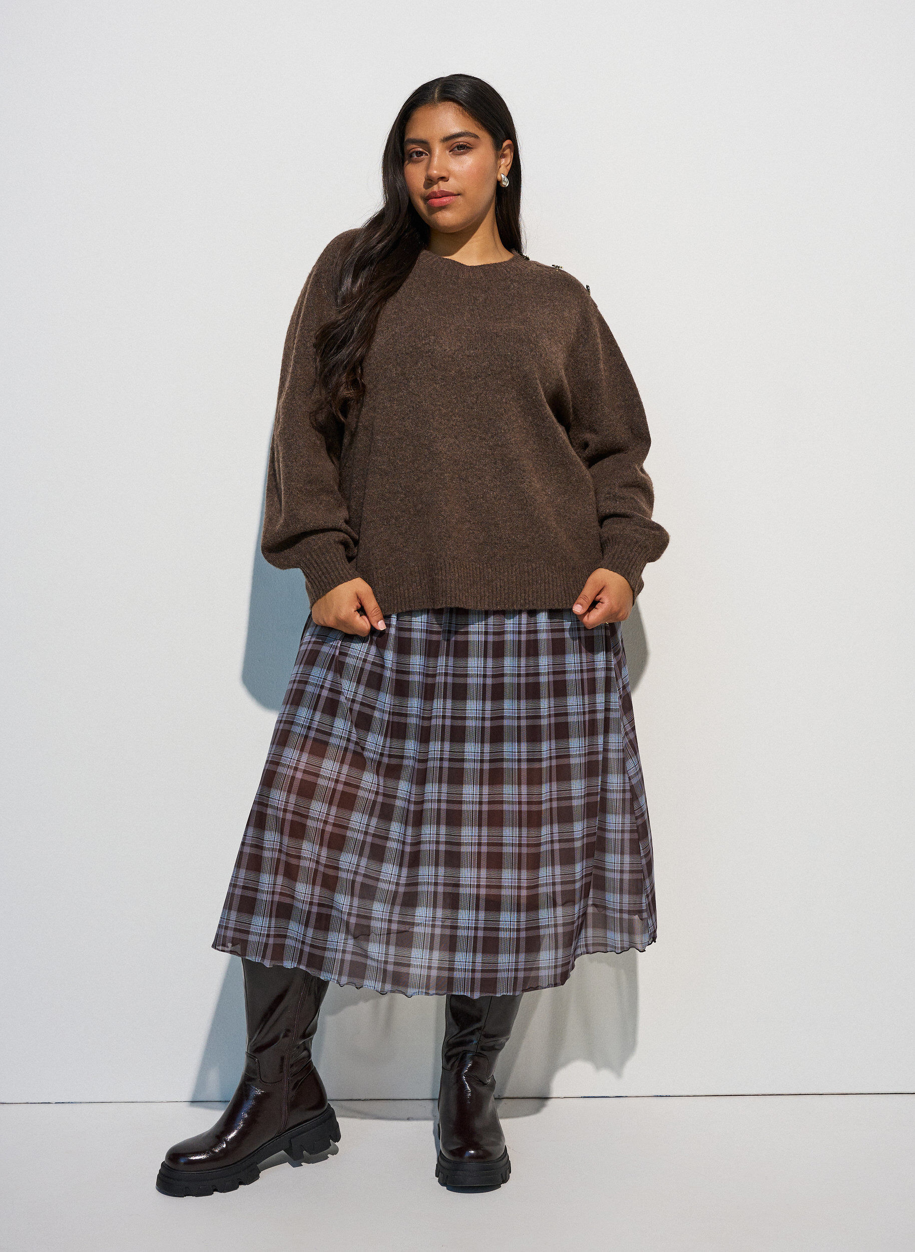 ZizziNeulepusero nappiyksityiskohdalla, Ruskea, Model image number 1