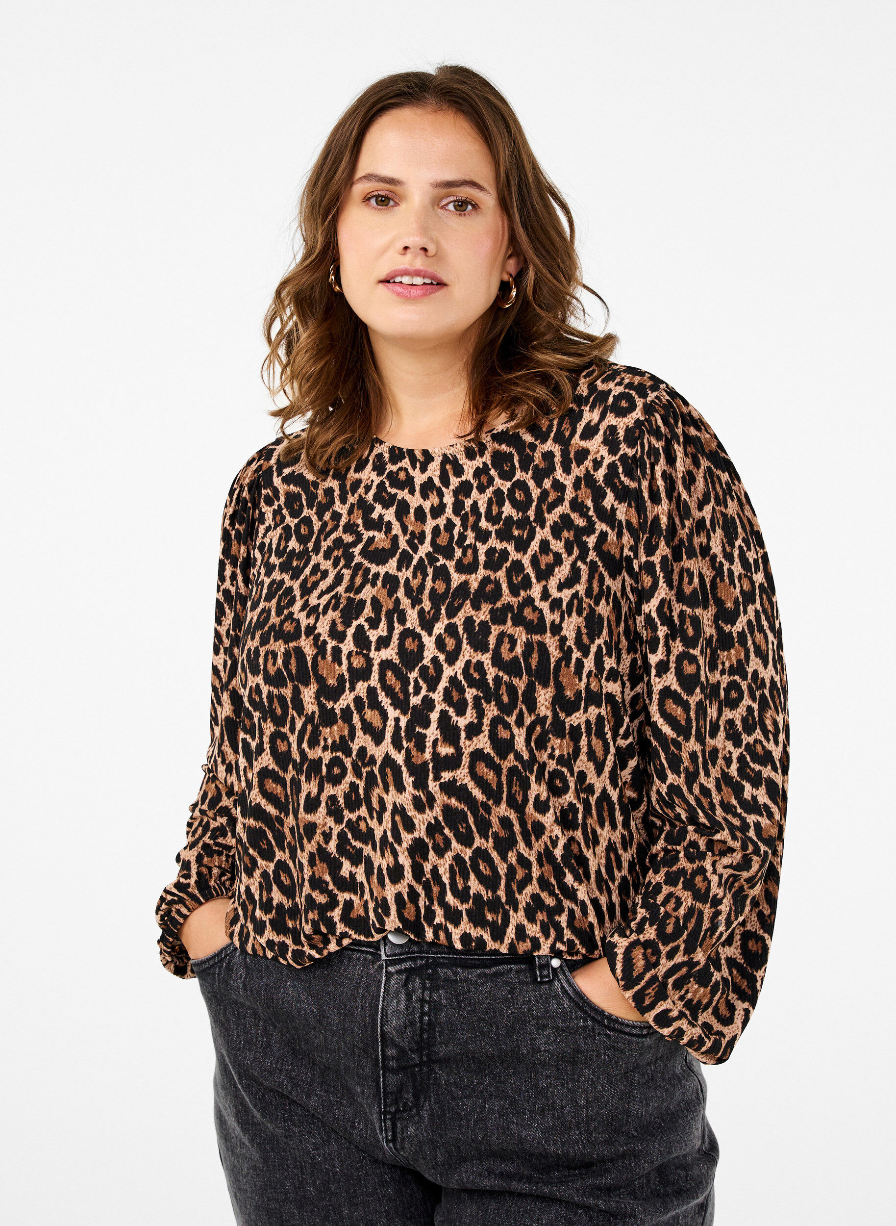 ZizziPusero pitk&auml;ll&auml; hihalla ja leopardikuosilla, Ruskea, Model image number 0