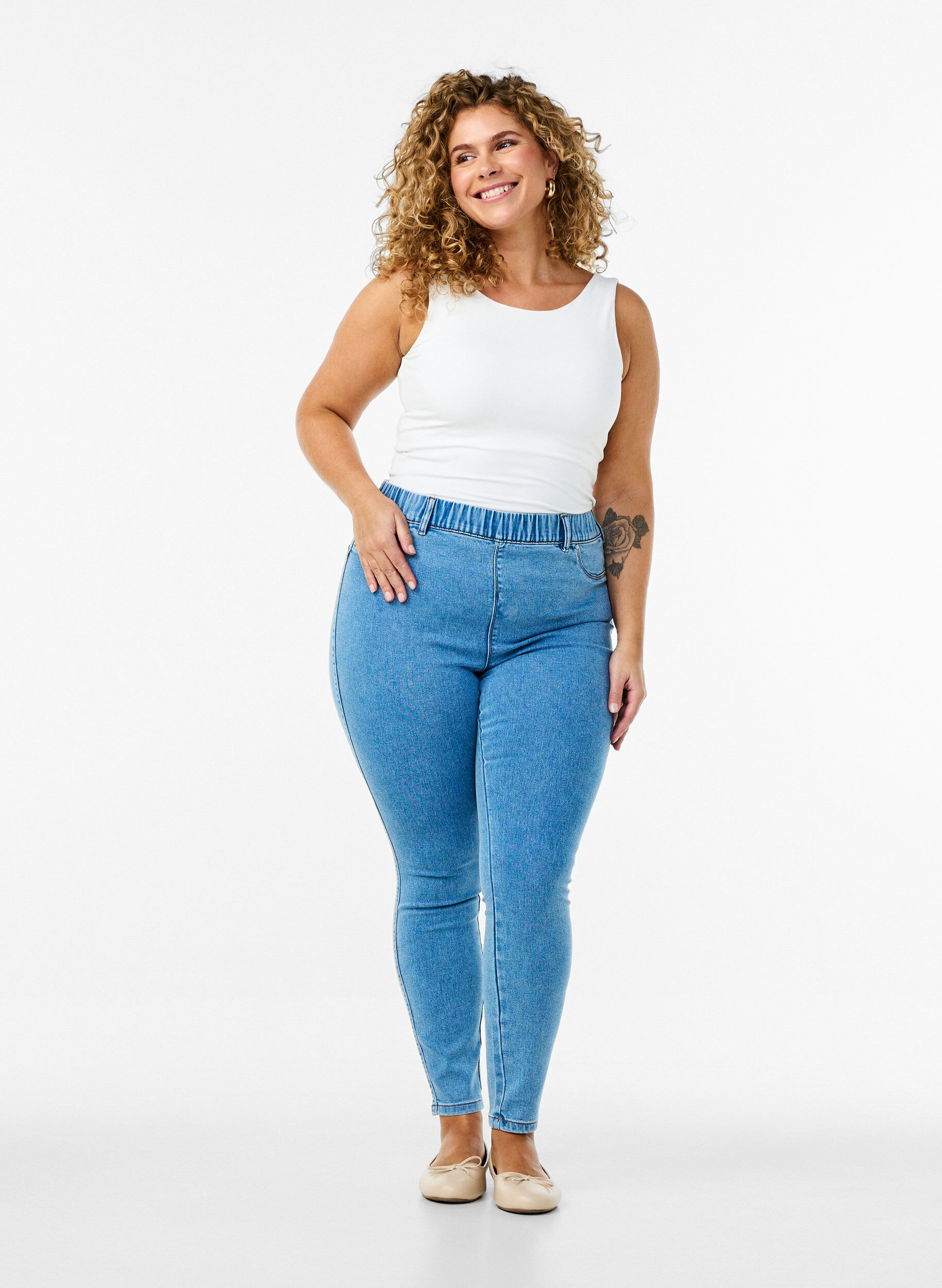Korkeavy&ouml;t&auml;r&ouml;iset jeggingsit, Sininen, Model