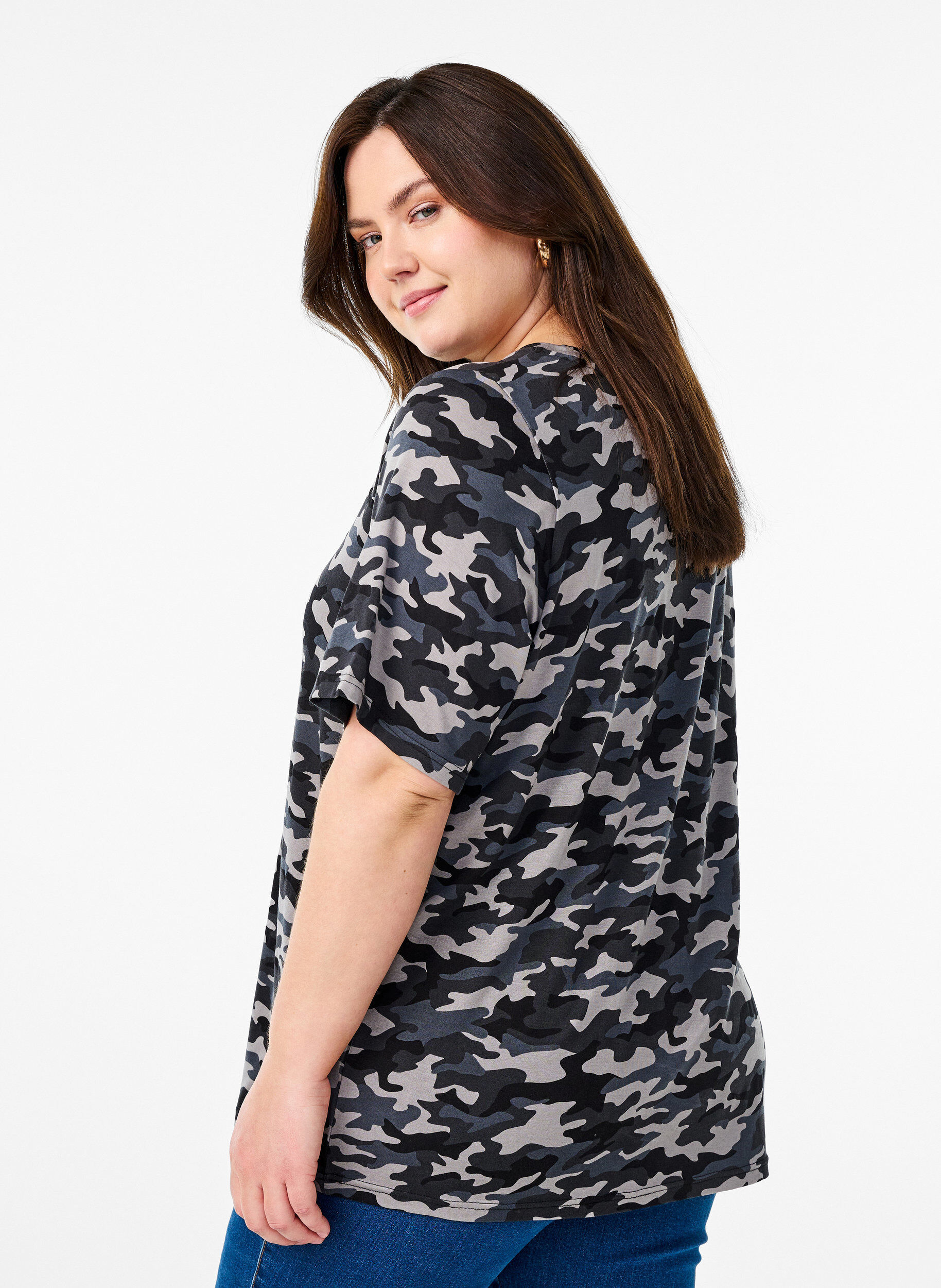 ZizziT-paita, jossa TENCEL&trade; Lyocell ja maastokuvio, Harmaa, Model image number 2