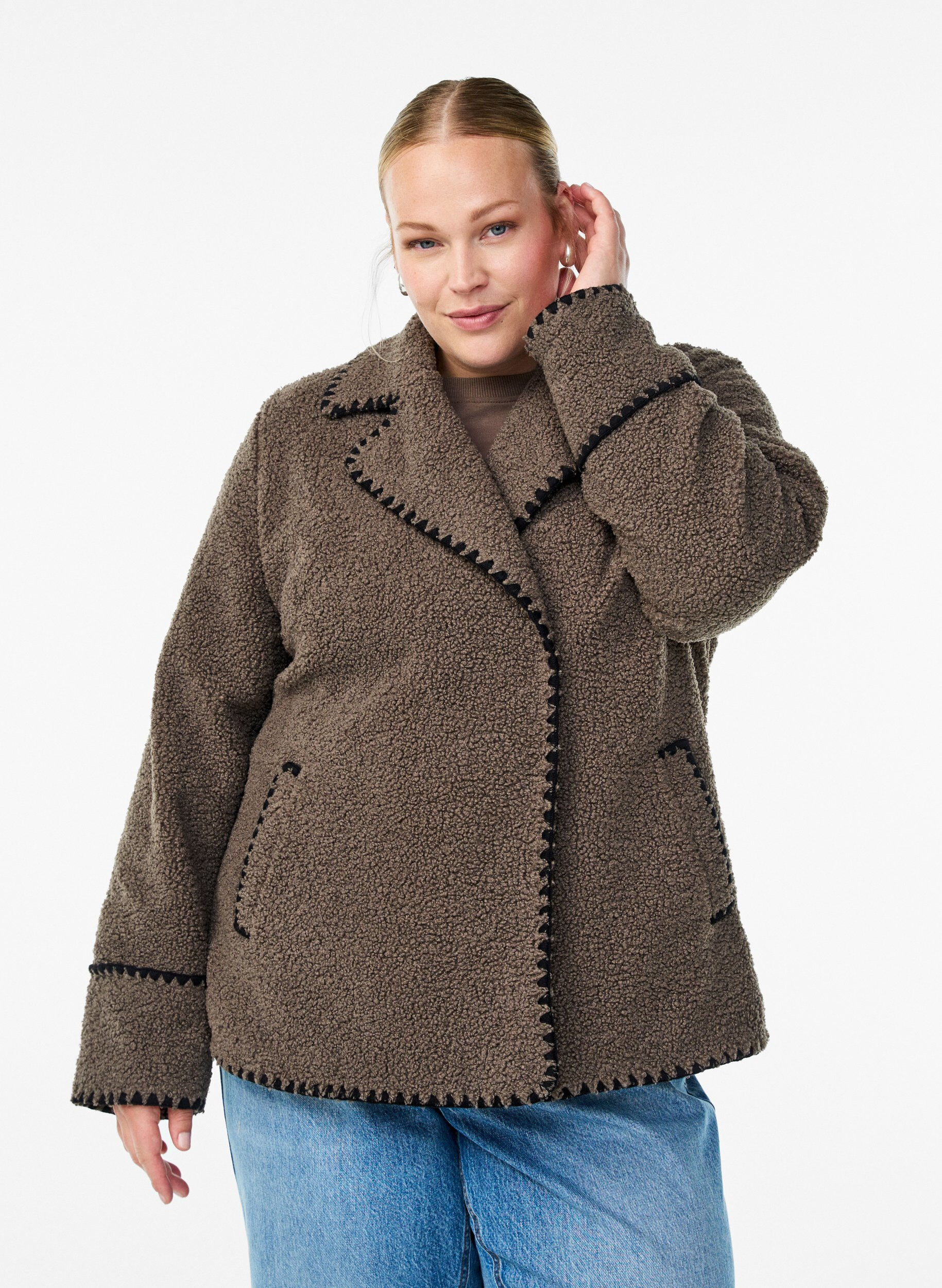 ZizziTeddytakki kontrastiyksityiskohdilla, Ruskea, Model image number 0