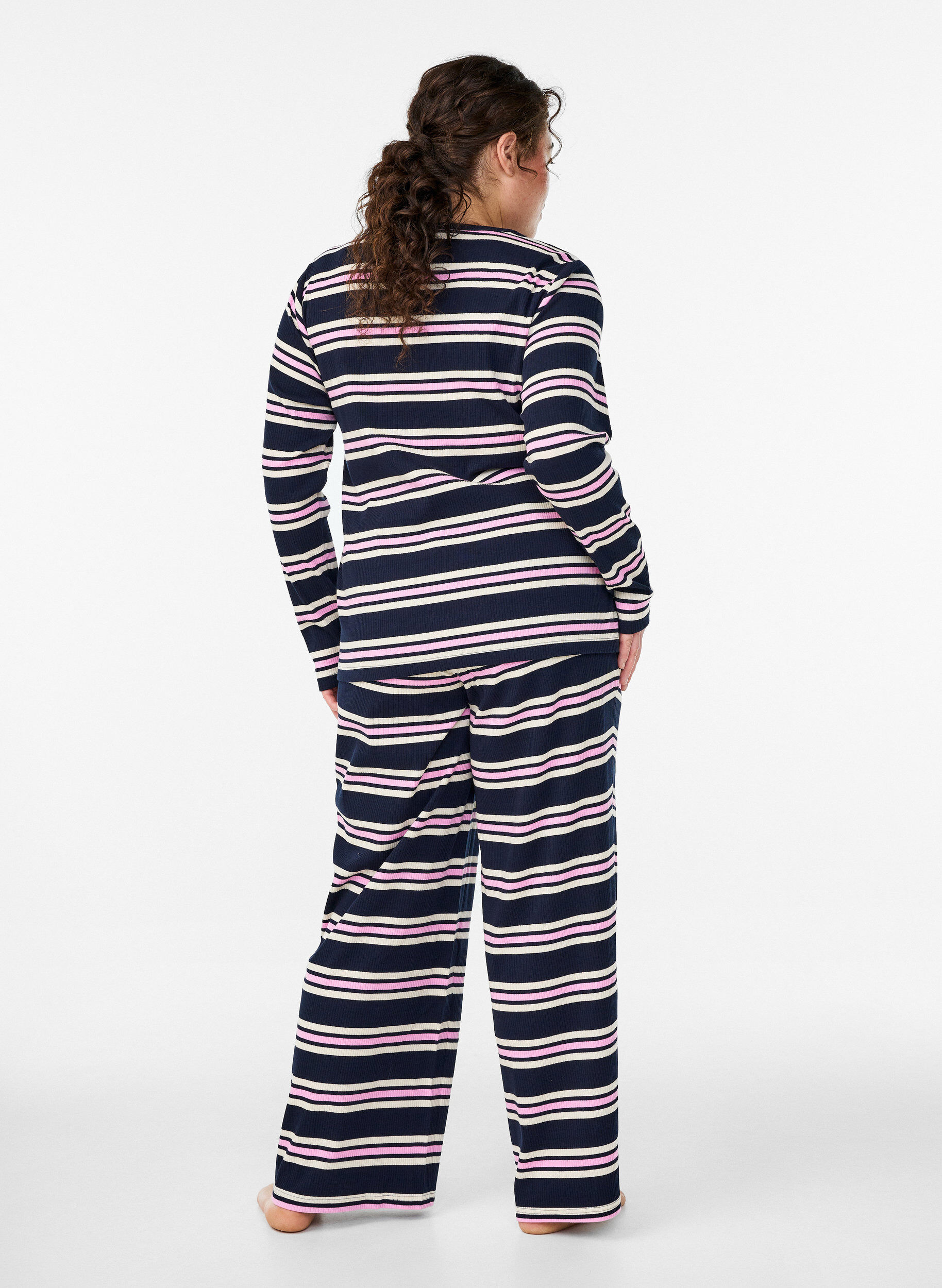 ZizziRaidalliset pyjamahousut leveill&auml; lahkeilla, Sininen, Model image number 2