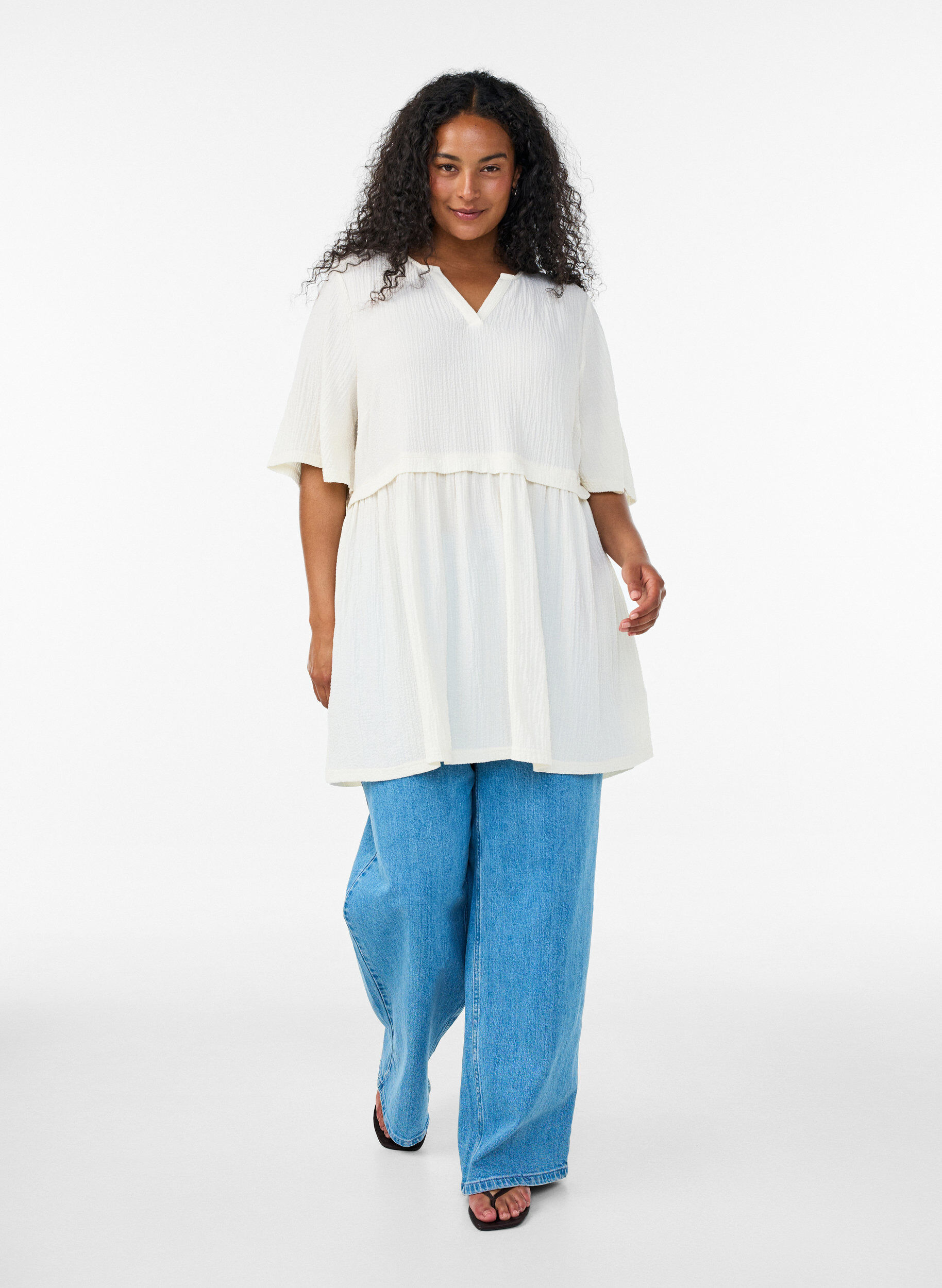 ZizziTunika ryppyisell&auml; pinnalla ja 1/2-hihoilla, Vanilja, Model image number 1
