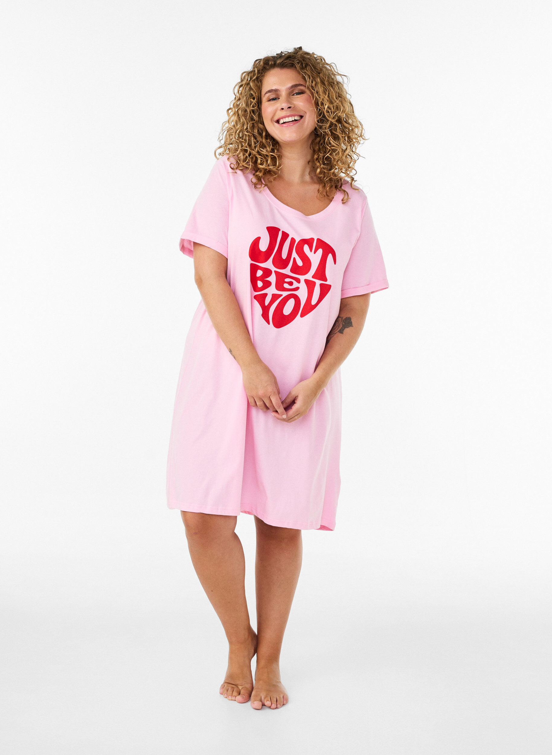 ZizziLyhythihainen y&ouml;paita luomupuuvillasta, Vaaleanpunainen, Model image number 1