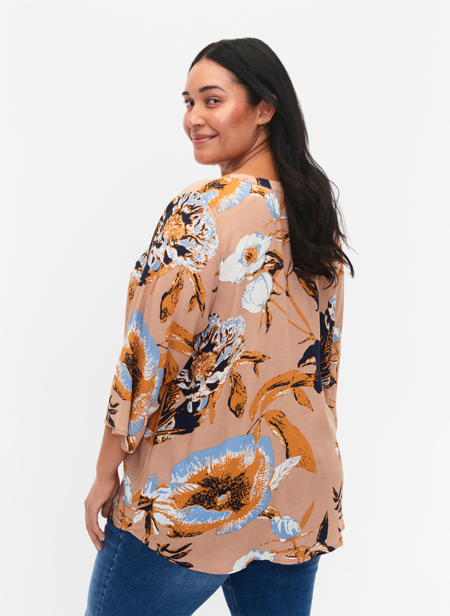 Zizzi Viskoosista valmistettu pusero 3/4-hihoilla, Blue Flower AOP, Model image number 1