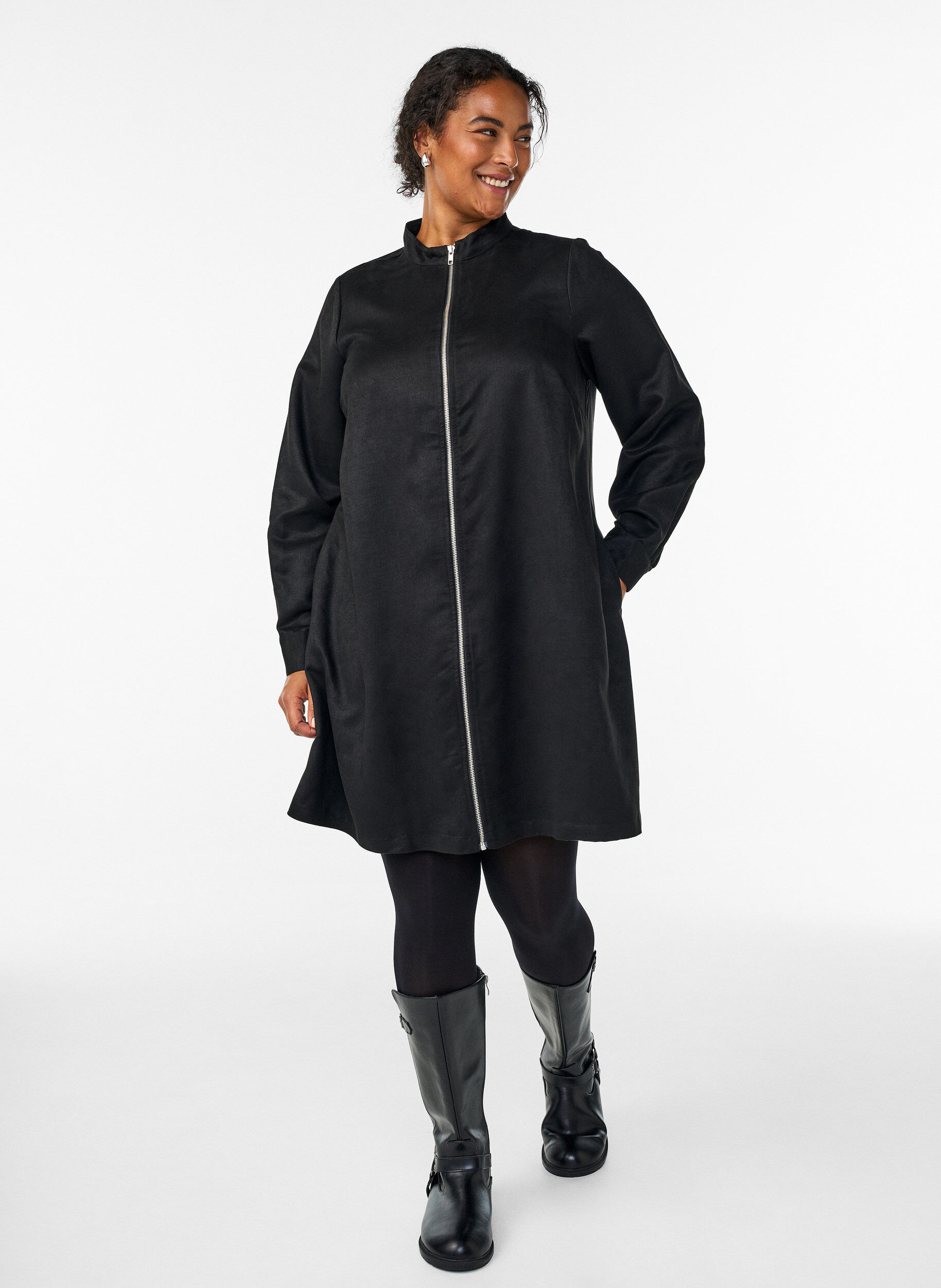 Zizzi Pitk&auml; paita tekonahasta vetoketjulla, Musta, Model image number 1