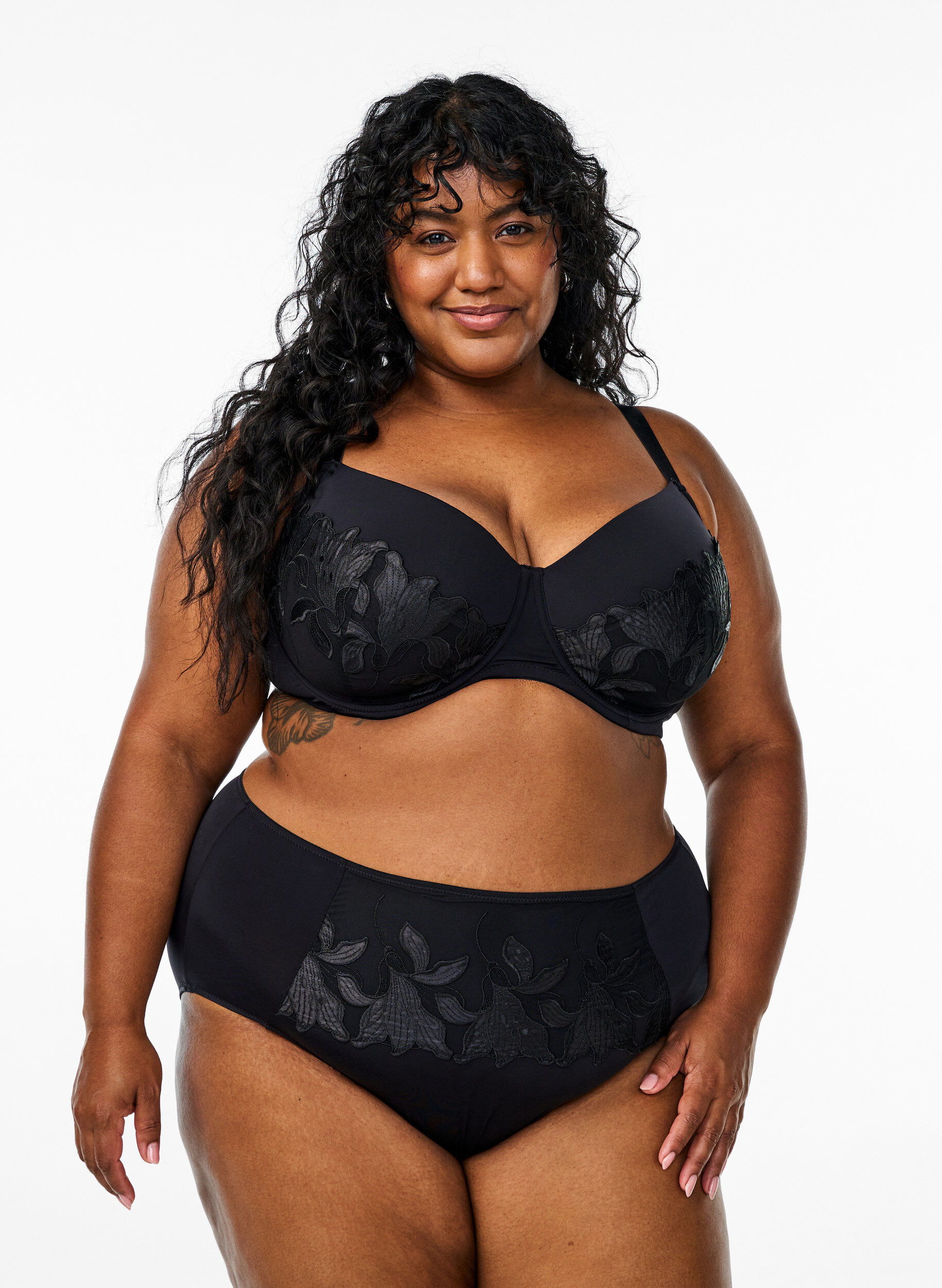 Mikrokuitualushousut kukkakirjailulla, Musta, Model