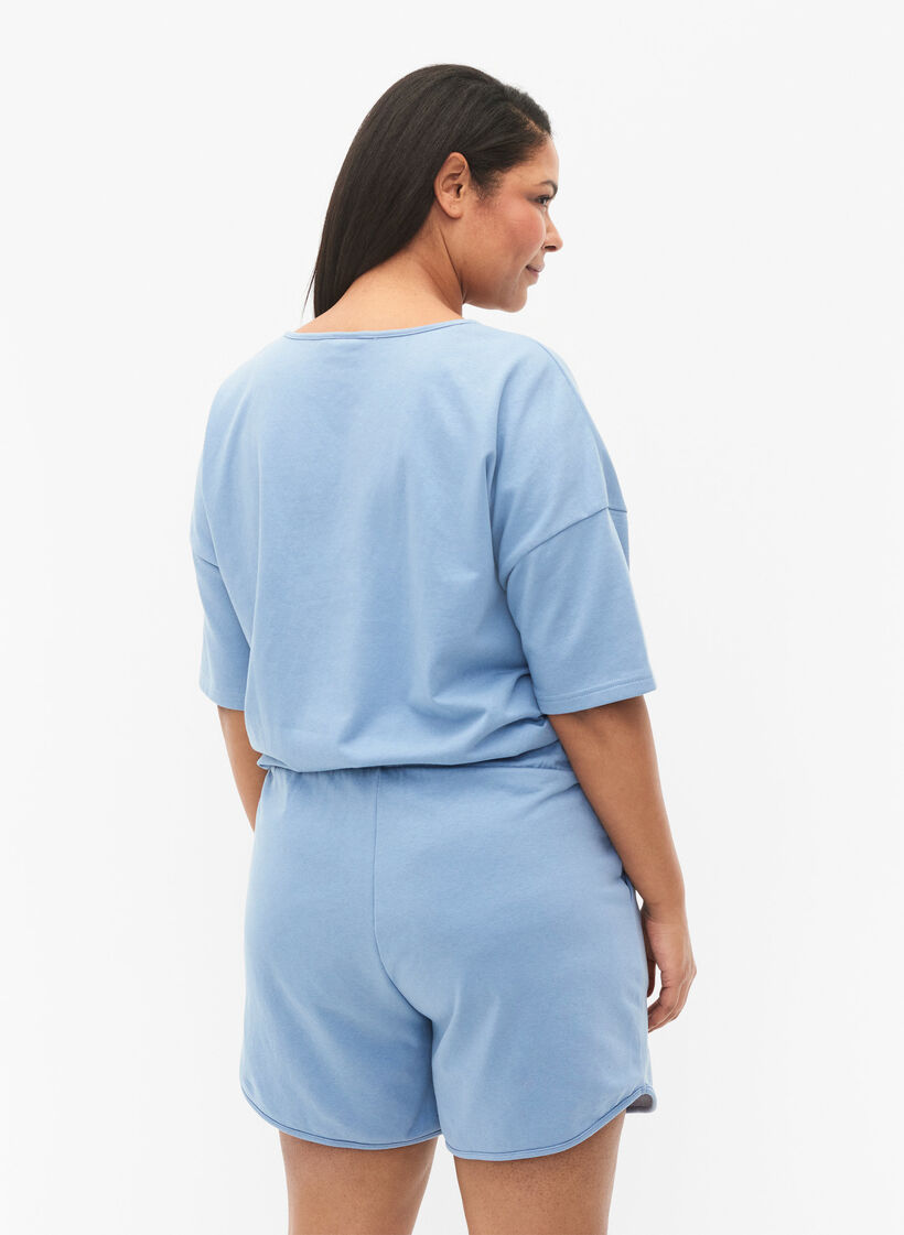 Yksiväriset collegeshortsit taskuilla, Faded Denim, Model image number 1