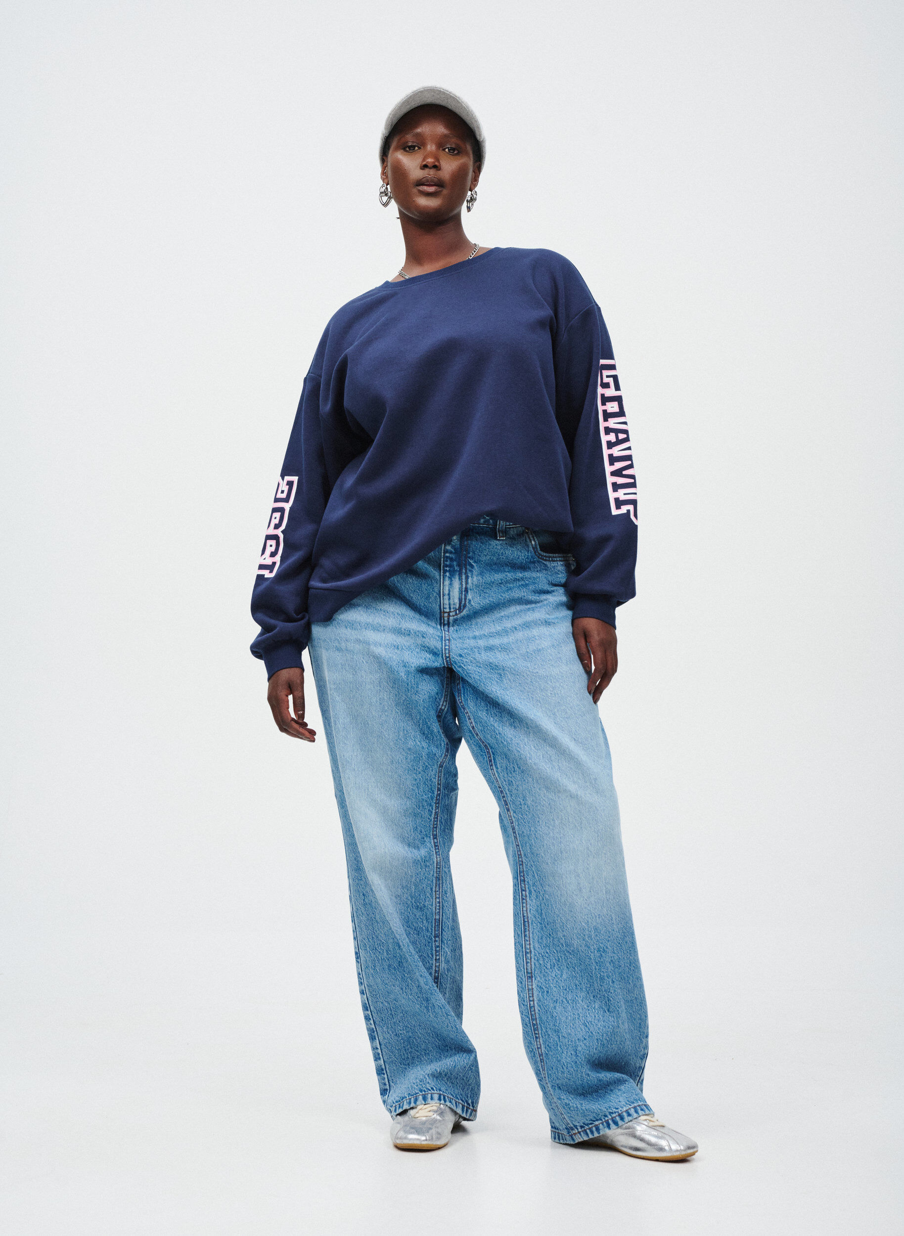 Zizzi Collegepaita n&auml;ytt&auml;v&auml;ll&auml; printill&auml; hihoissa ja sel&auml;ss&auml;, Sininen, Image image number 0