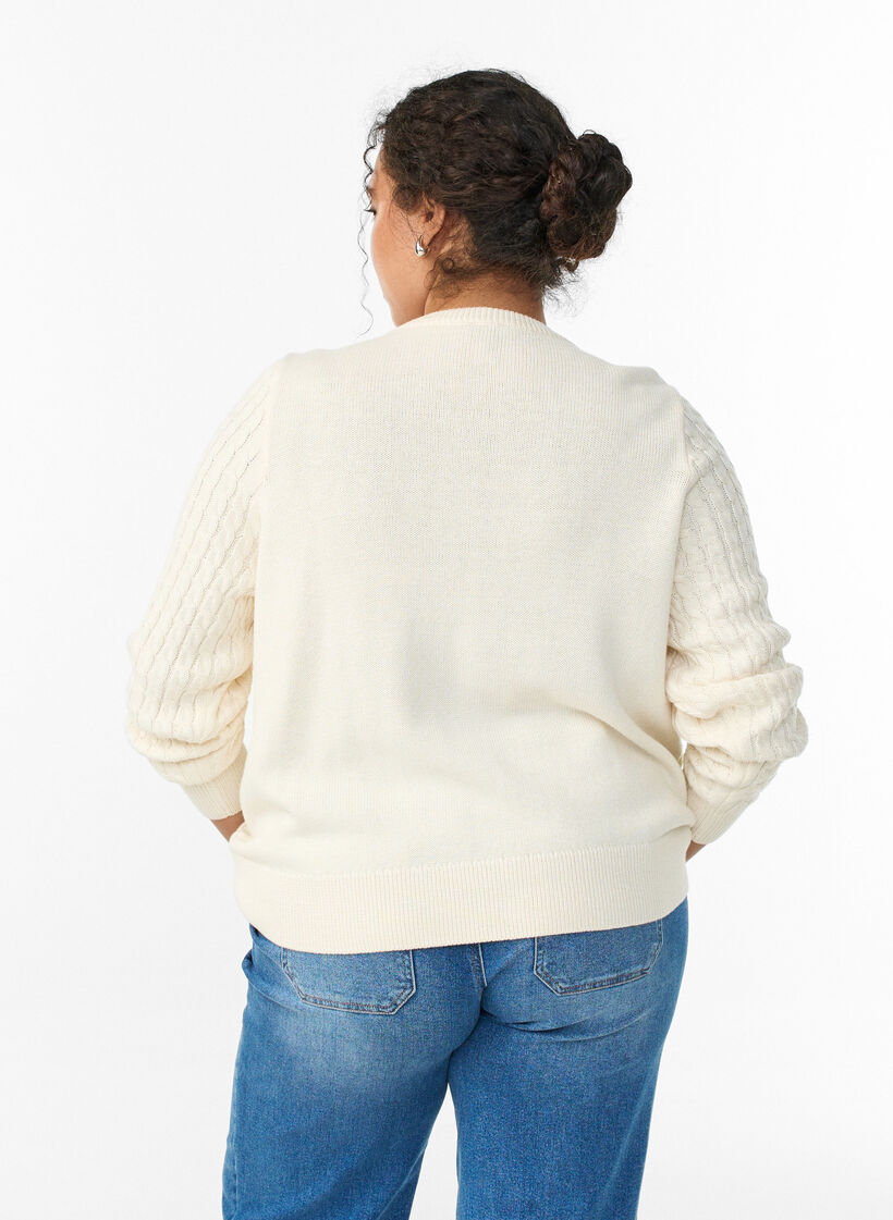 Palmikkoneuleinen neuletakki kultaisilla napeilla, Vanilja, Model image number 2
