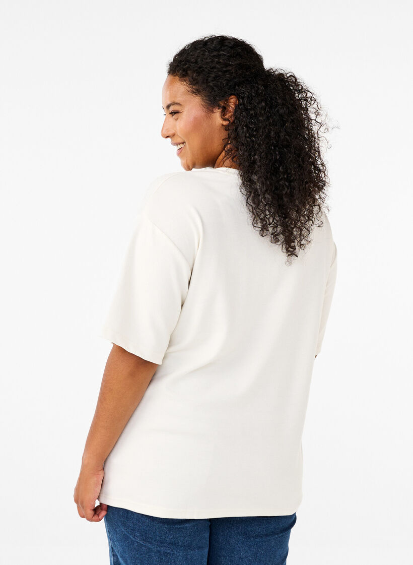 T-paita, jossa on strasseja ja pyöreä kaula-aukko., Valkoinen, Model image number 2