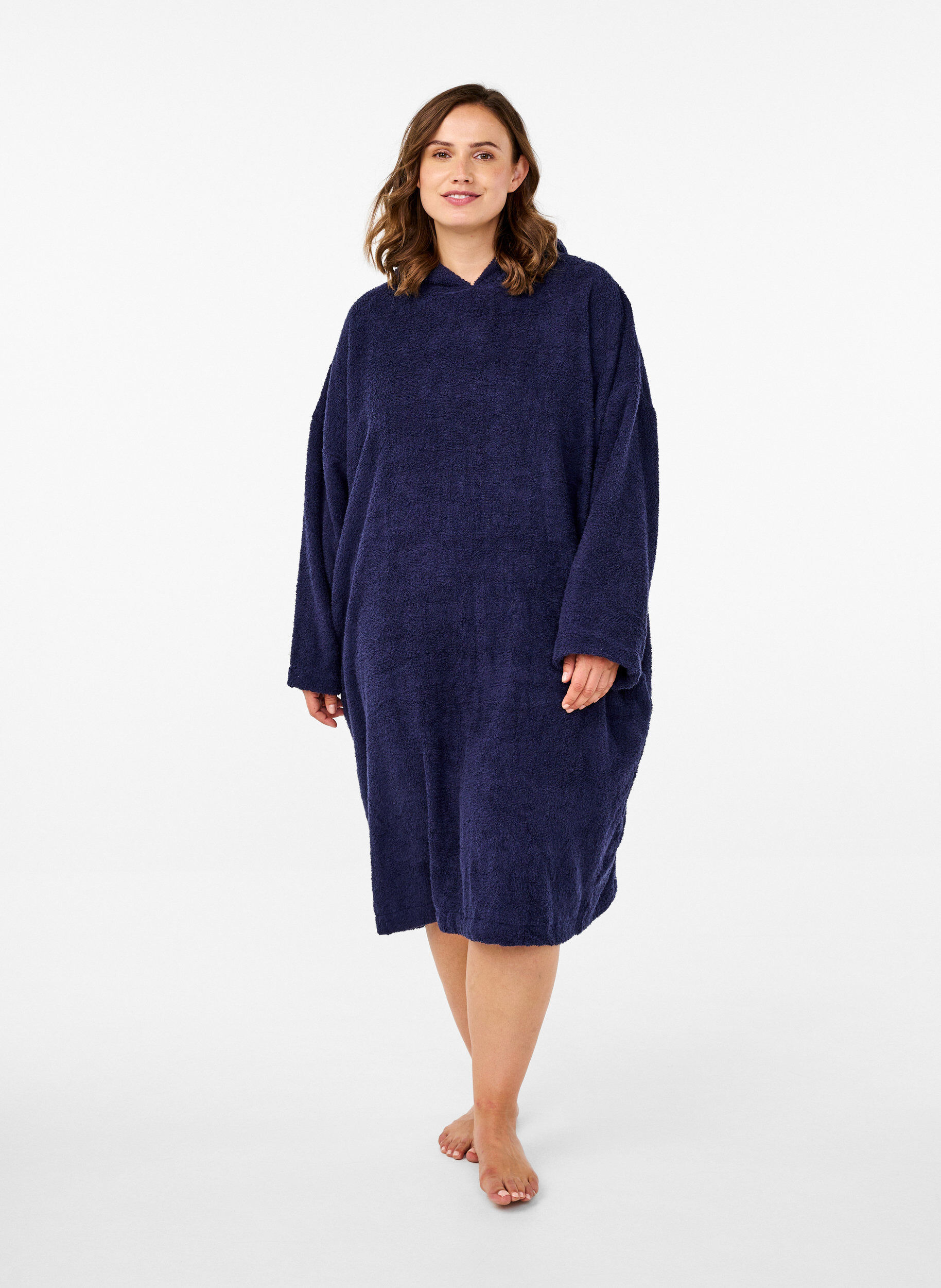 Zizzi Terry-poncho hupulla, Navy Blazer, Model image number 2