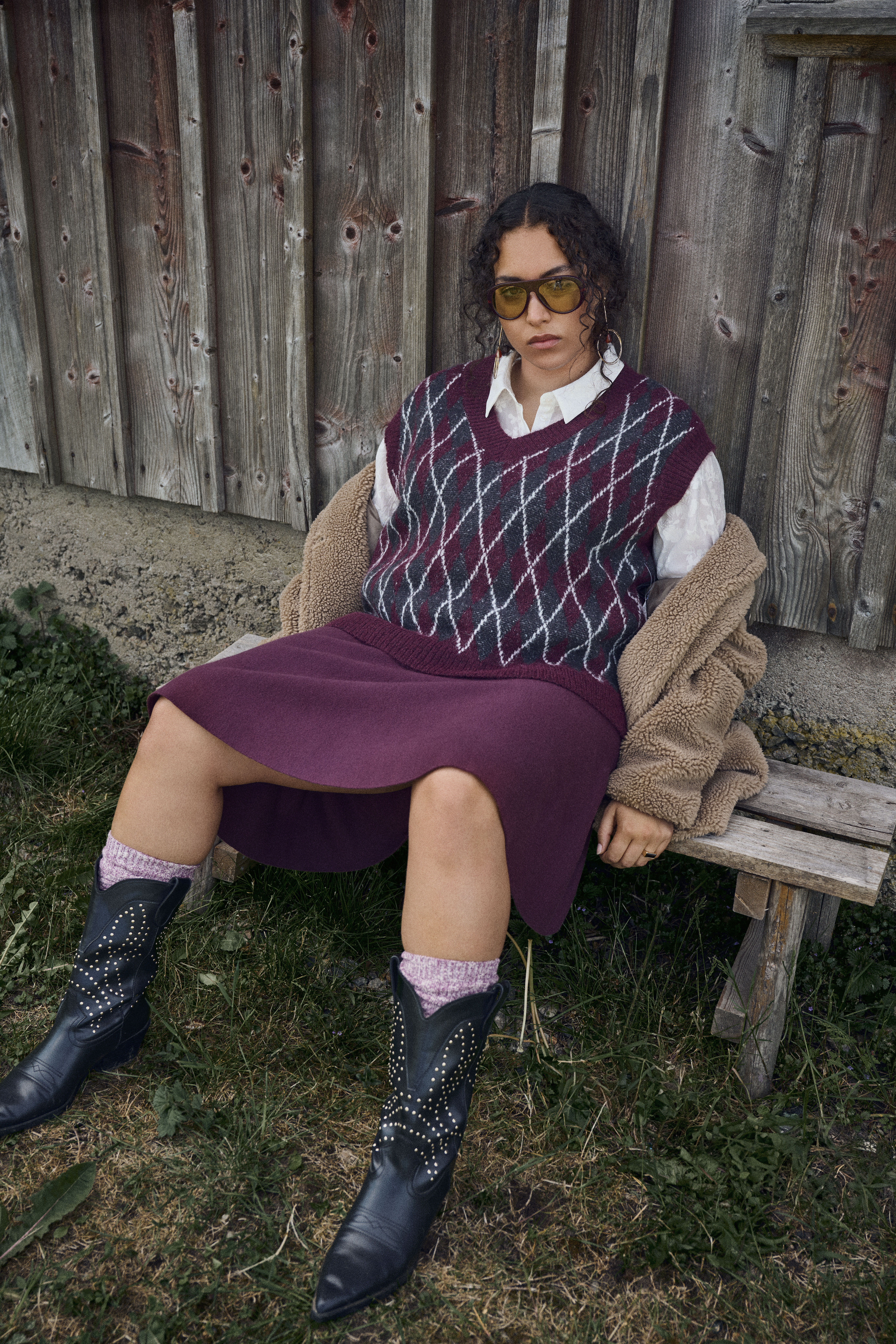 Ruutuliivi ja hame, , Model