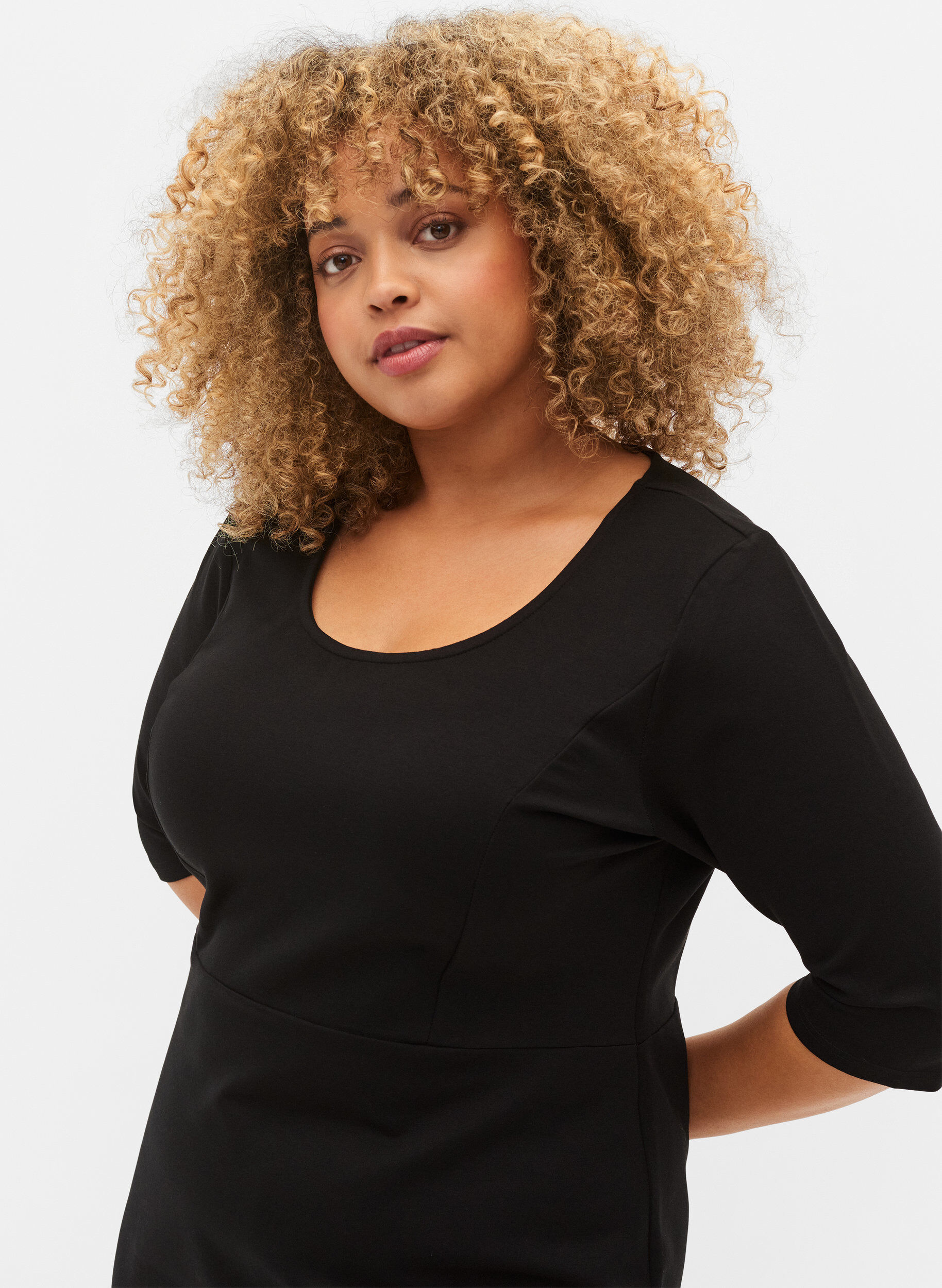 Zizzi Yksiv&auml;rinen mekko 3/4-hihoilla ja halkiolla, Black, Model image number 2