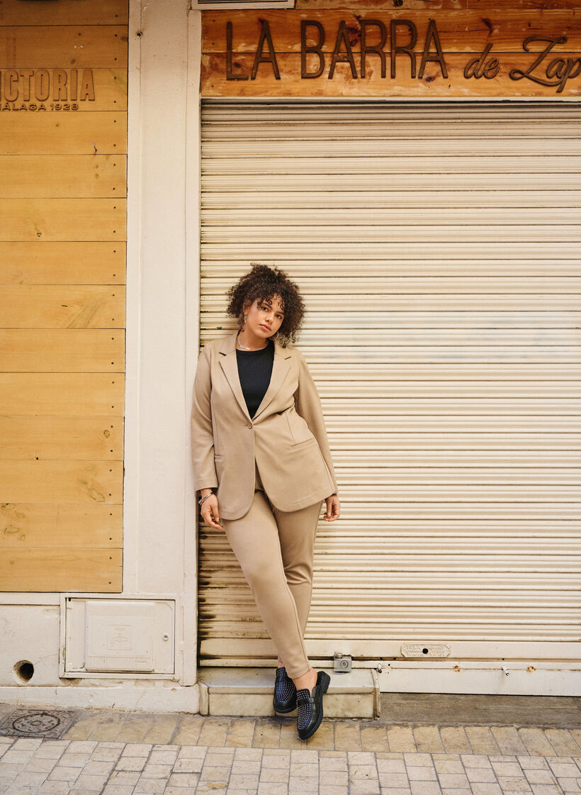 Bleiseri nappikiinnityksellä, Beige, Image image number 0