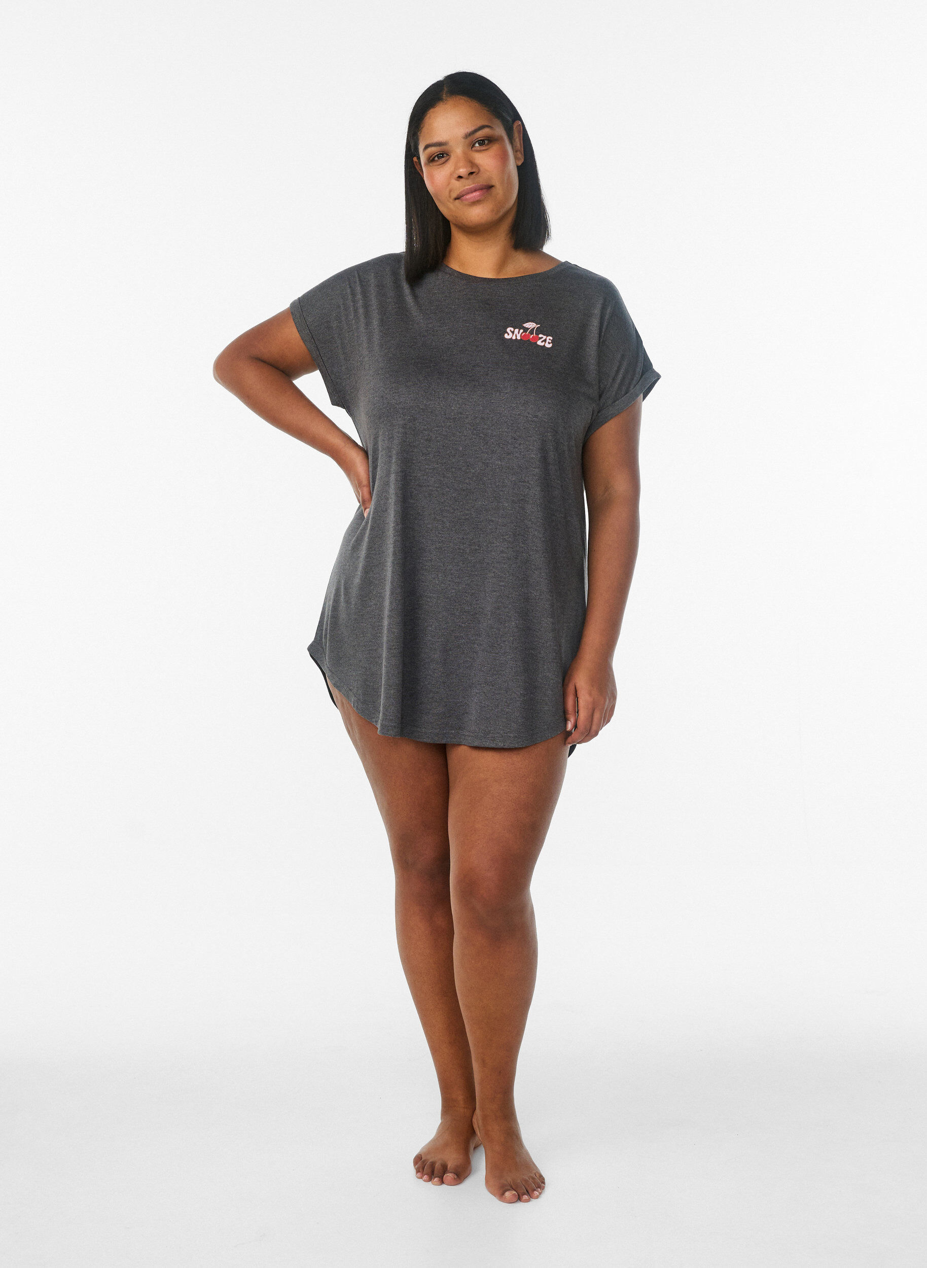 ZizziLyhythihainen y&ouml;paita tekstipainatuksella, Musta, Model image number 1