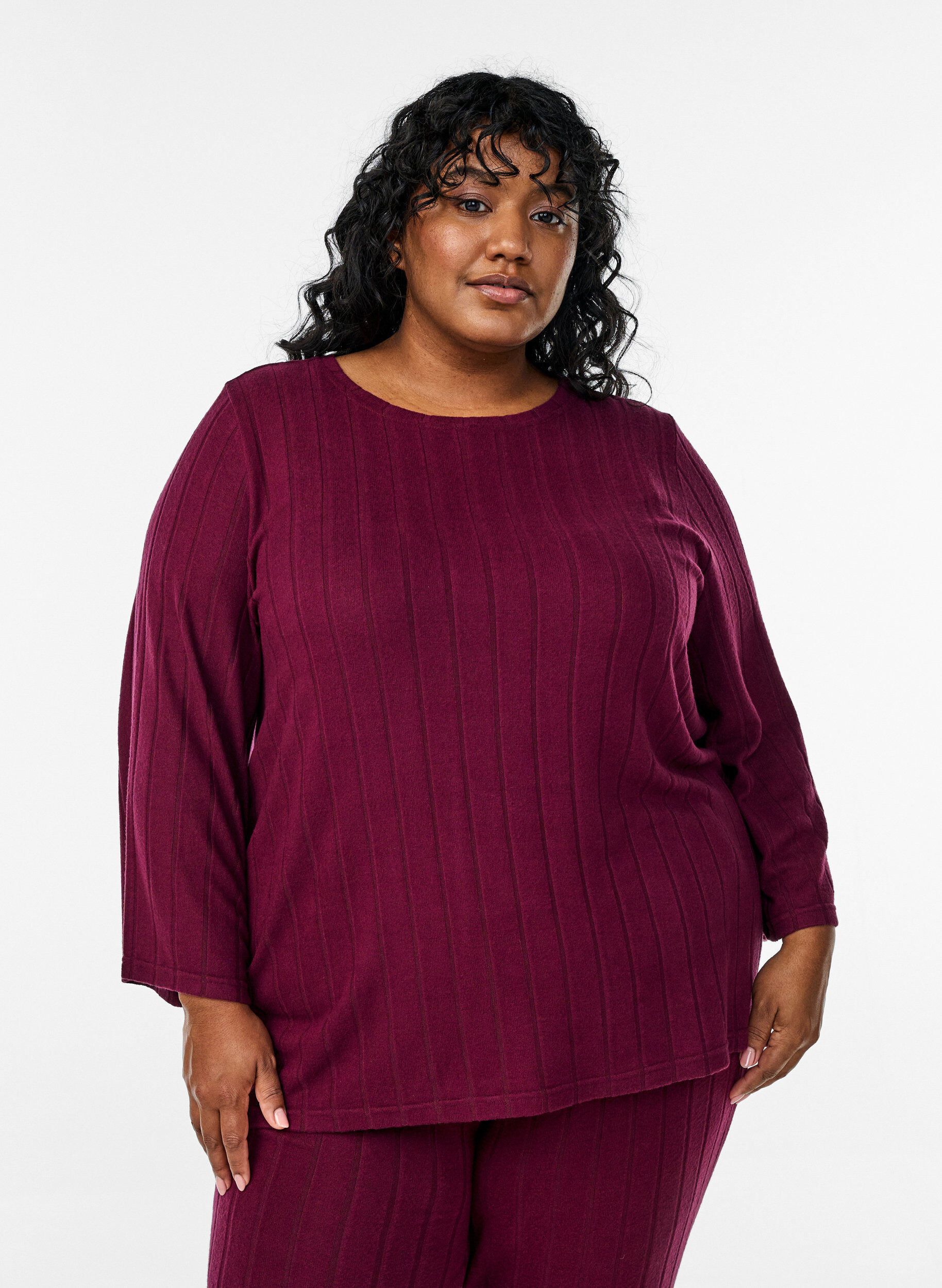 Rento pusero 3/4-hihoilla, Tumma Bordeaux, Model