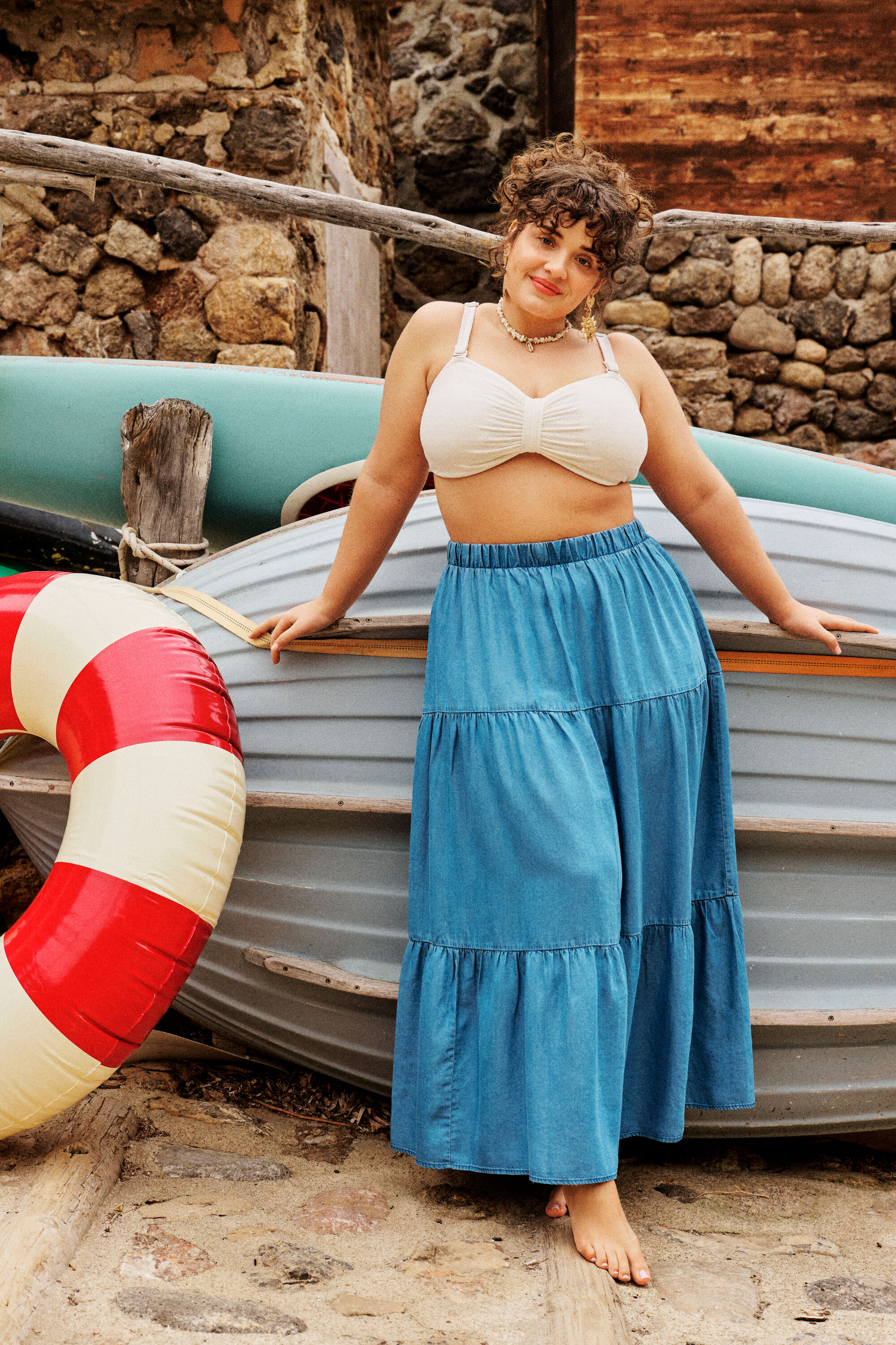 ZizziB&ouml;&ouml;mil&auml;inen meren sinisiss&auml; s&auml;vyiss&auml;, , Model