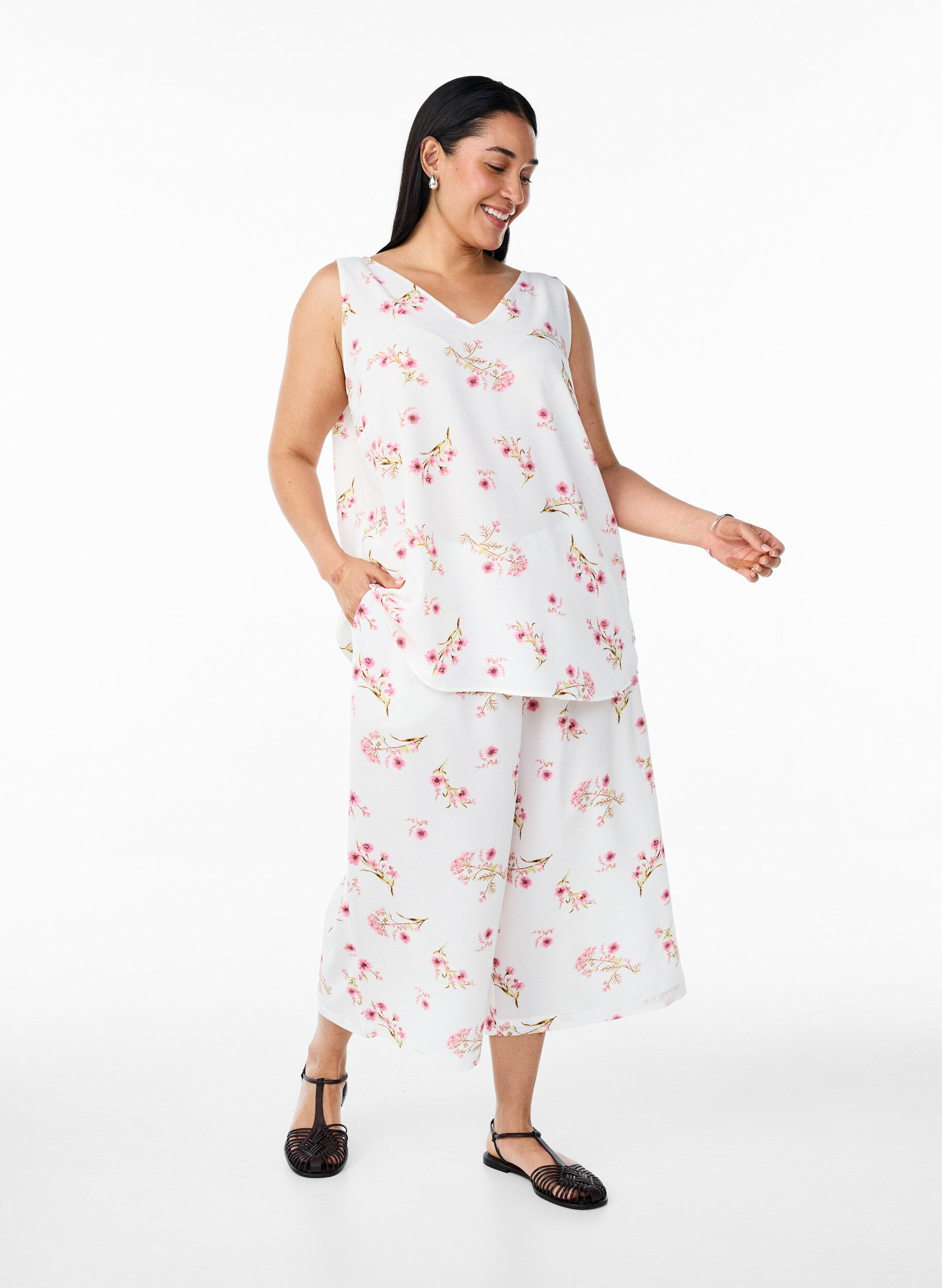 Zizzi Printtitoppi v-p&auml;&auml;ntiell&auml;, Valkoinen, Model image number 1