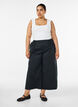 Culotte -housut joustavalla vy&ouml;t&auml;r&ouml;ll&auml; ja leveill&auml; lahkeilla, Musta, Model image number 0