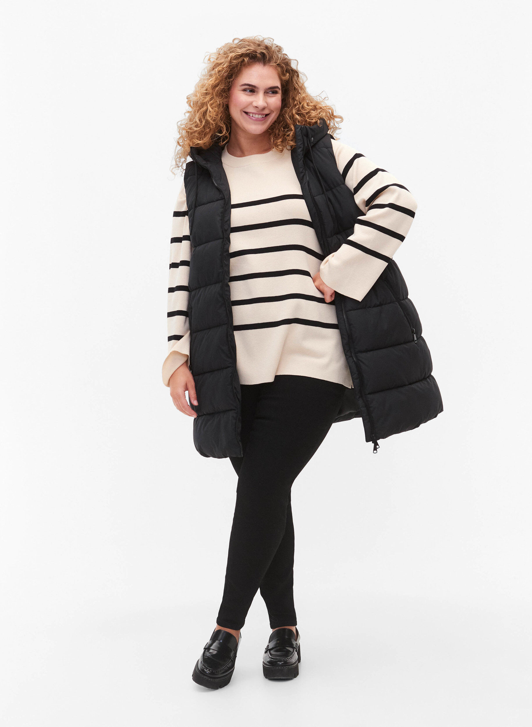 Zizzi Pitk&auml; liivi hupulla ja taskuilla, Musta, Model image number 1