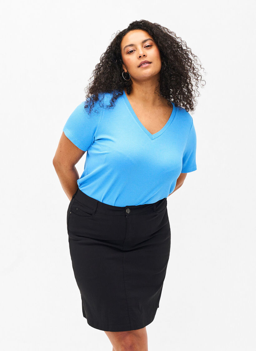 Lyhyt hame, jonka sisäpuolella on shortsit, Musta, Model image number 0