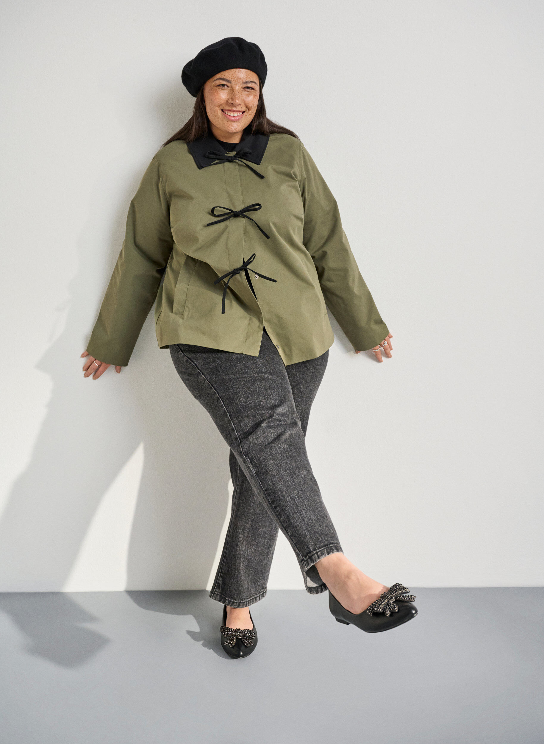 Zizzi Leve&auml;lestiset - Ballerinat rusetilla ja strassikivill&auml;, Musta, Image image number 0