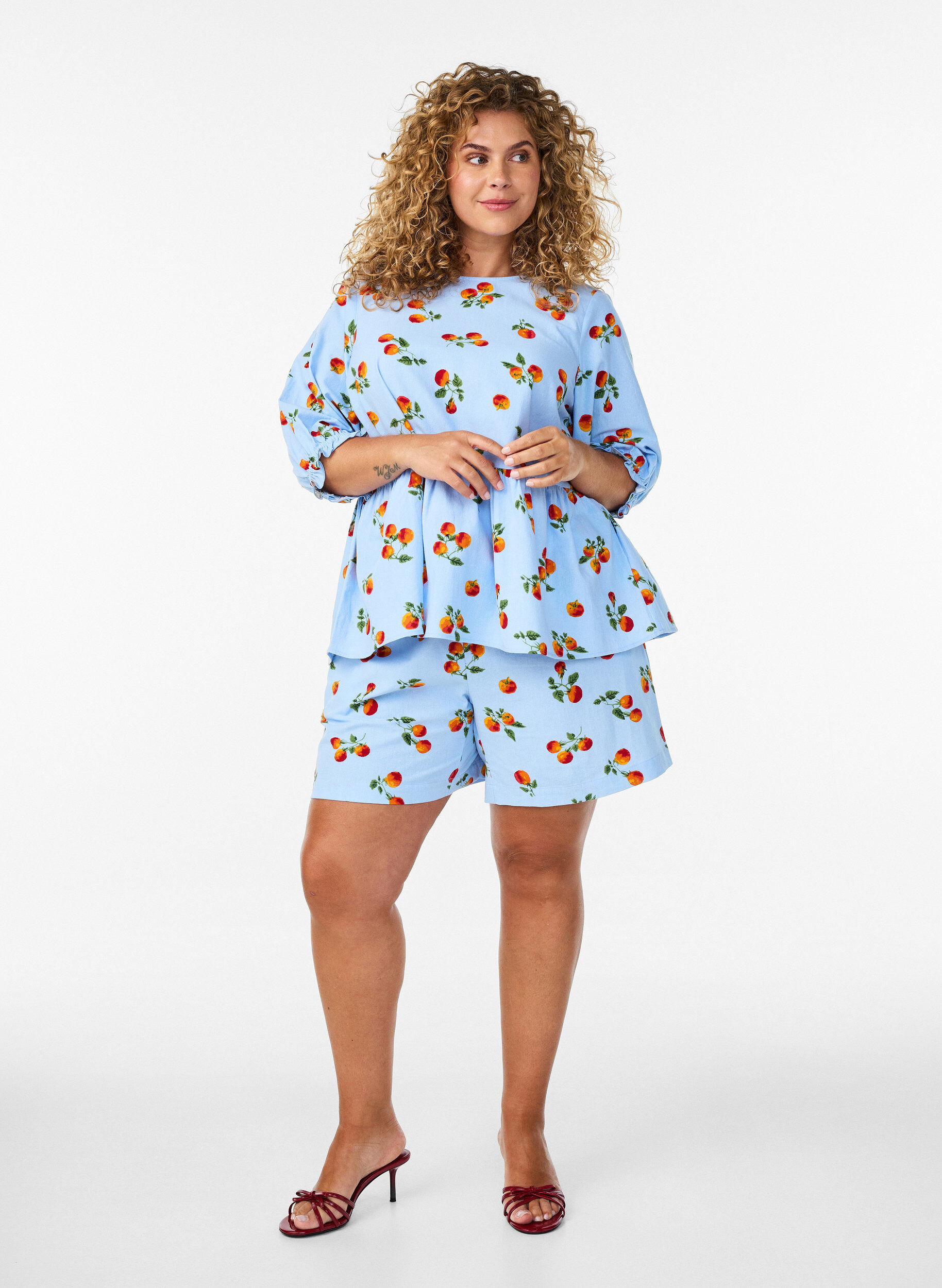 ZizziPuuvillapusero tomaattiprintill&auml; ja peplum-helmalla, Sininen, Model image number 1