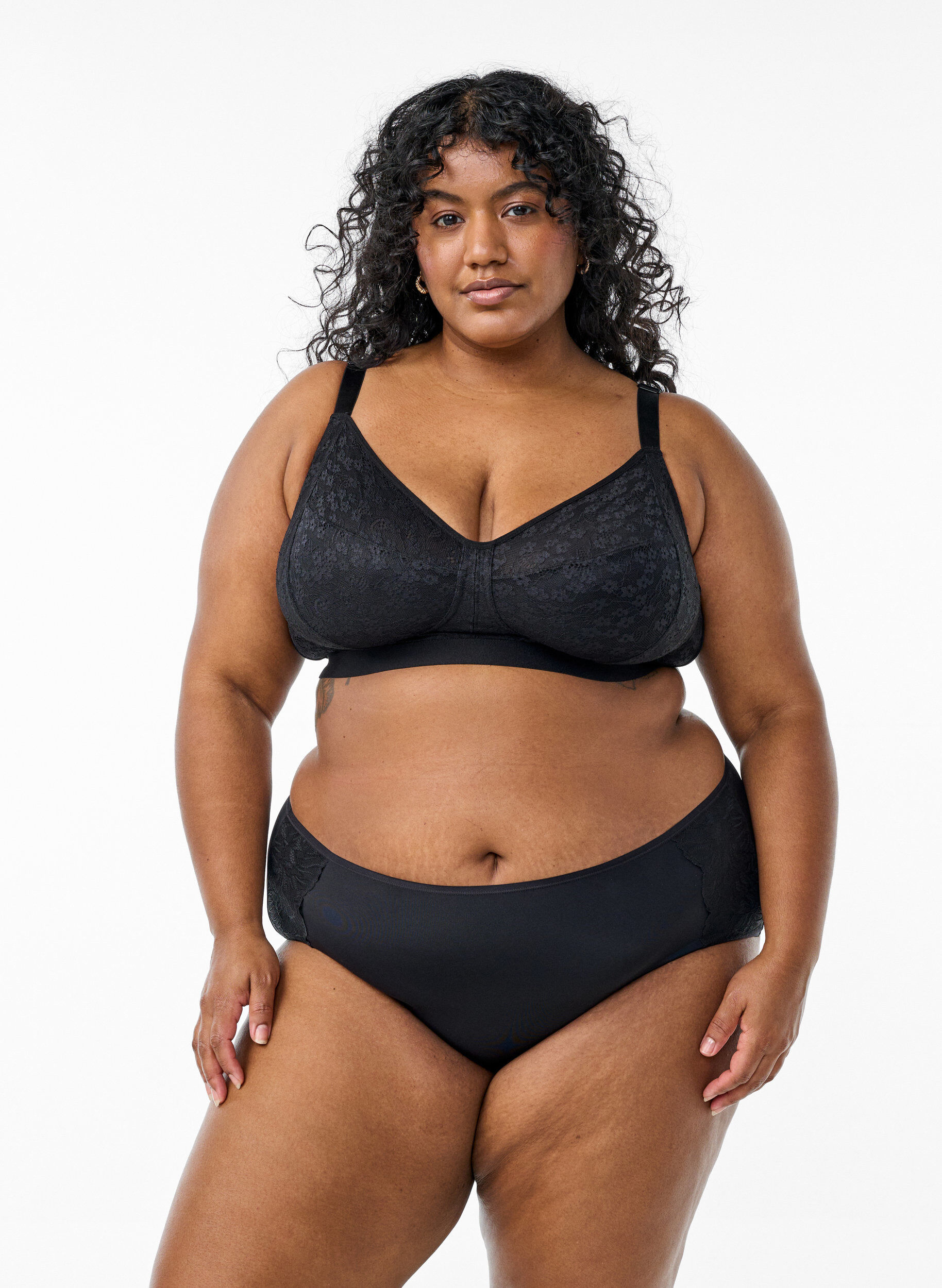 Zizzi Langattomat pitsirintaliivit, Musta, Model image number 1