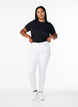 Super slim Amy-farkut korkealla vy&ouml;t&auml;r&ouml;ll&auml;, White, Model image number 0