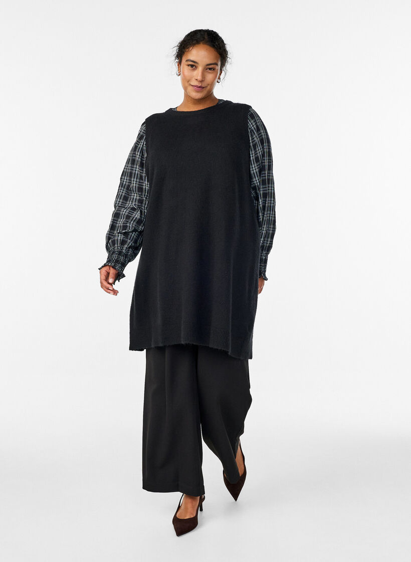 Lyhyt hihaton neulemekko, Musta, Model image number 1