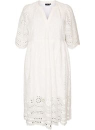 Midimekko broderie anglaise -kirjailulla ja empirelinjalla, Valkoinen