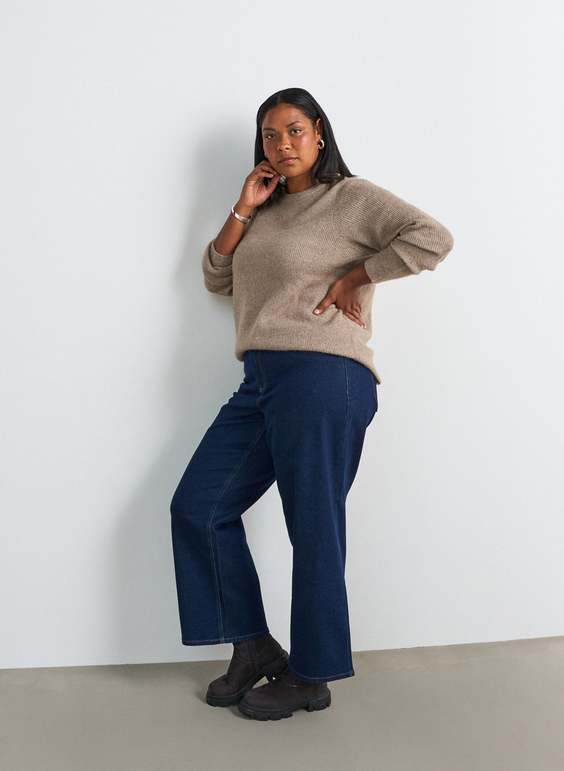 ZizziMelange-neulepusero py&ouml;re&auml;ll&auml; p&auml;&auml;ntiell&auml;, Beige, Model image number 1