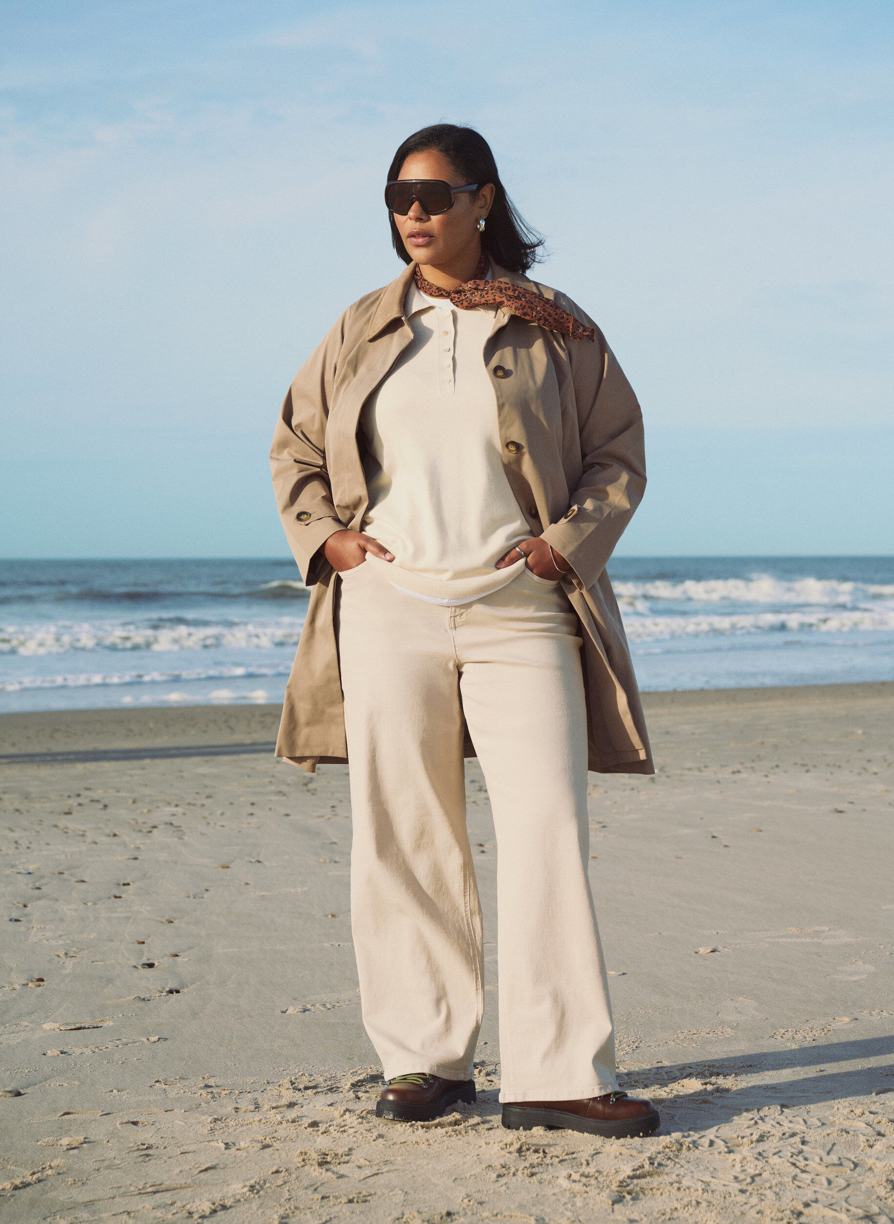 Zizzi Kev&auml;ttakki tekonahkakauluksella ja piilonapitus, Beige, Image image number 0