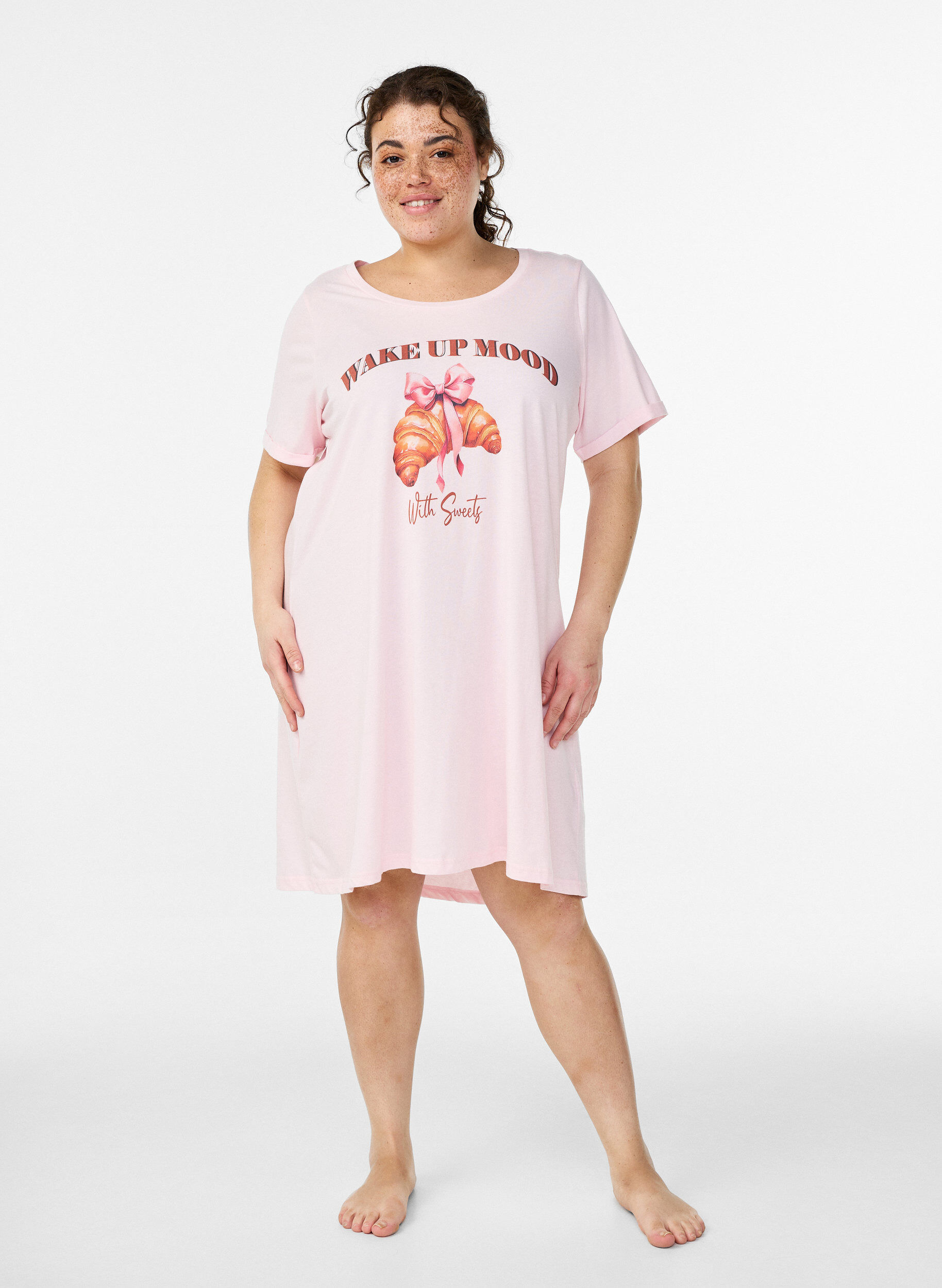 ZizziLyhythihainen y&ouml;paita luomupuuvillaa, Vaaleanpunainen, Model image number 0