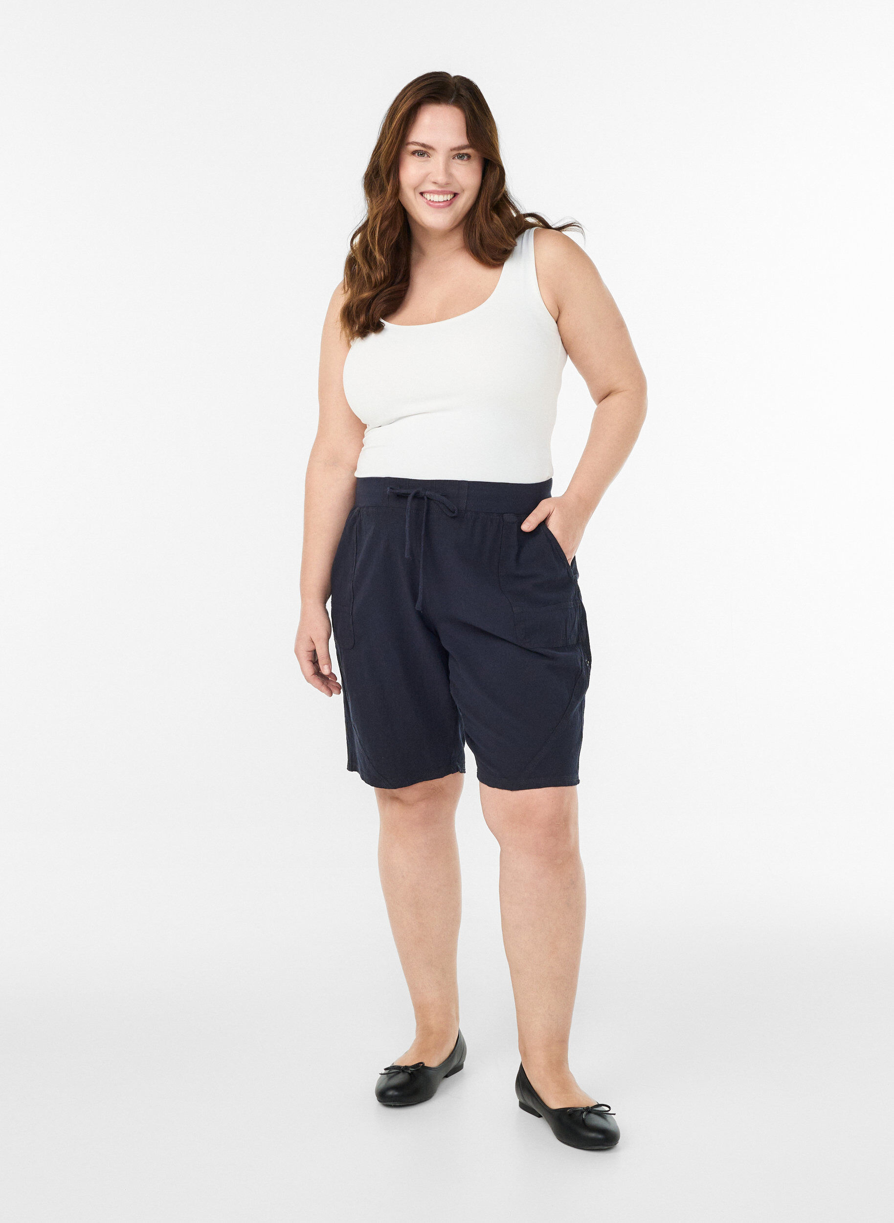 ZizziV&auml;lj&auml;t puuvillashortsit taskuilla, Sininen, Model image number 1