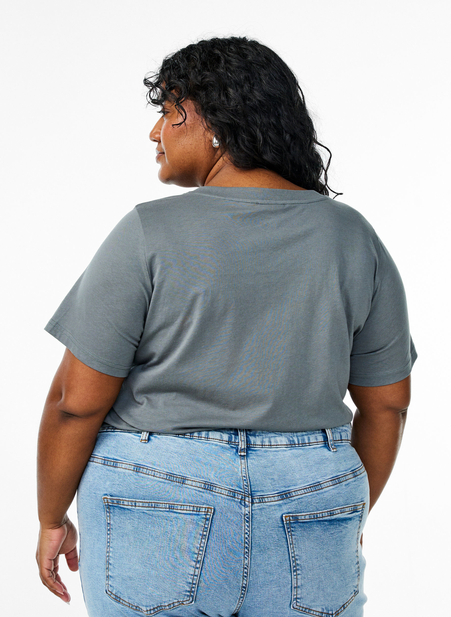 Zizzi Puuvillasta valmistettu T-paita V-p&auml;&auml;ntiell&auml;., Vihre&auml;, Model image number 2