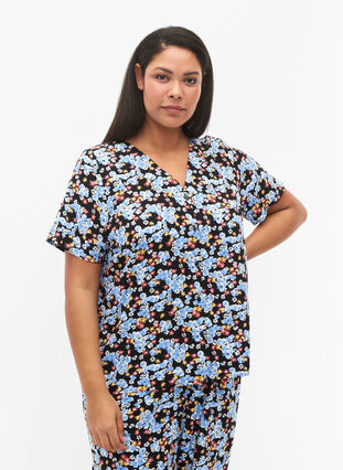 Printattu pyjamapaita viskoosia, Black Blue Flower, Model image number 0