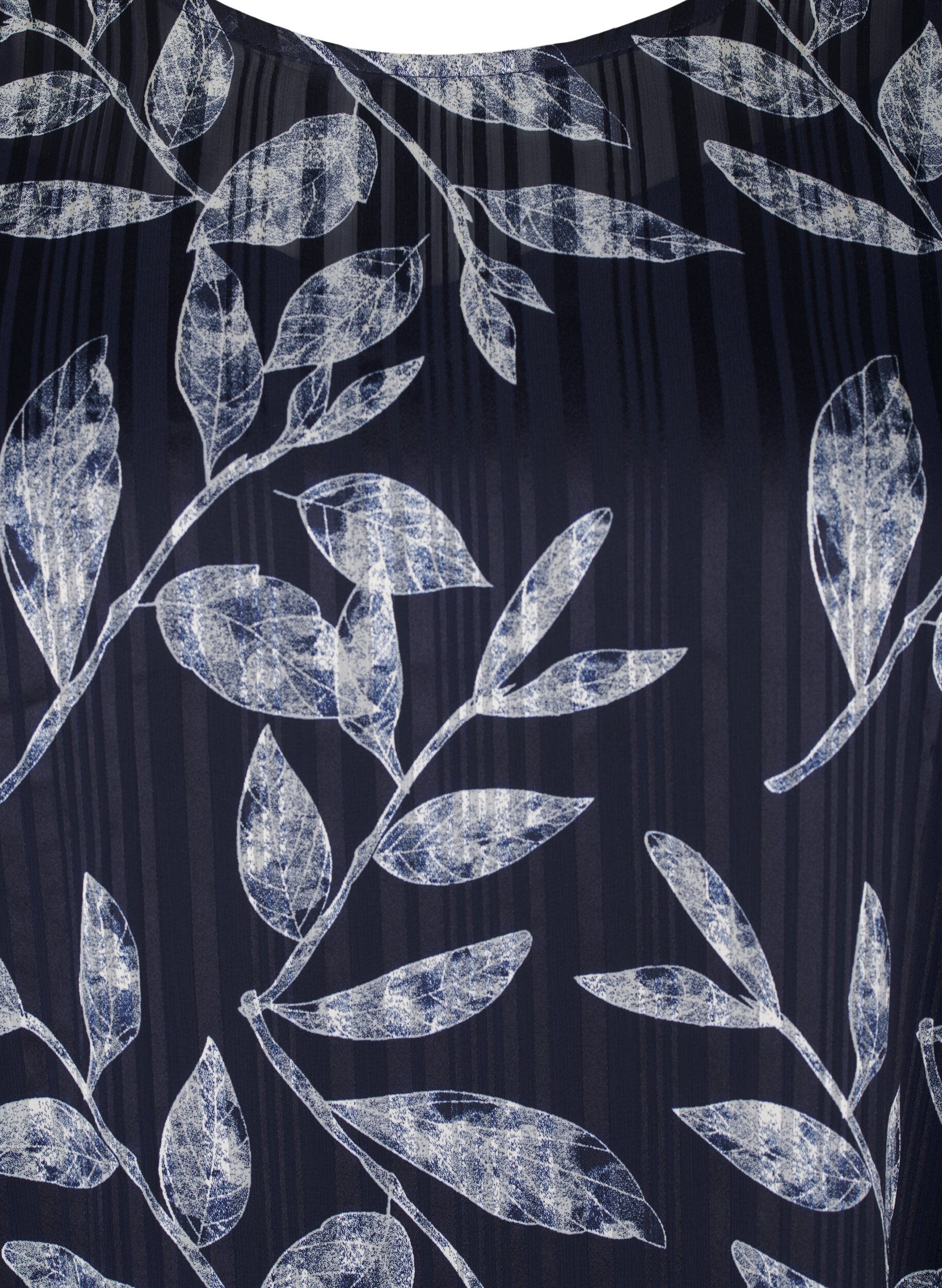 Zizzi Lyhyt mekko printill&auml; ja py&ouml;re&auml;ll&auml; kaula-aukolla, Ev.Blue Flower AOP, Packshot image number 2