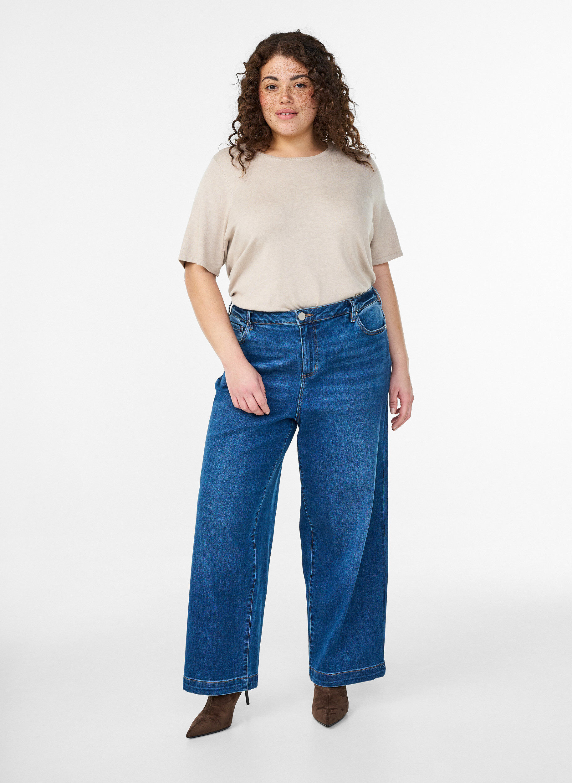 Zizzi Lyhythihainen viskoosineulepusero, Beige, Model image number 1