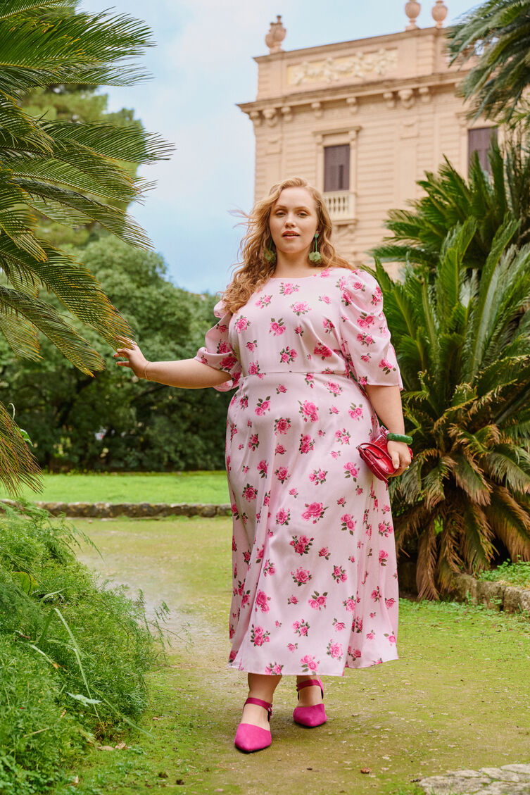 Kukkakuvioinen kietaisumekko, , Model