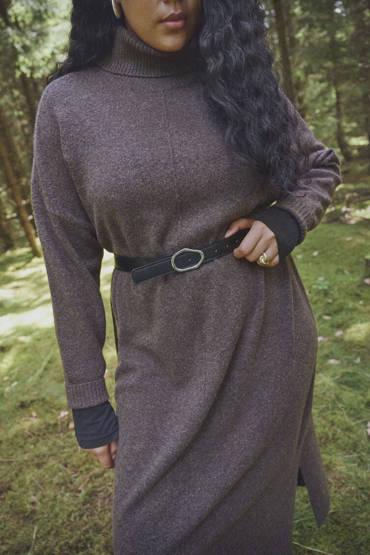 Luonnollista eleganssia maanl&auml;heisiss&auml; s&auml;vyiss&auml;, , Model