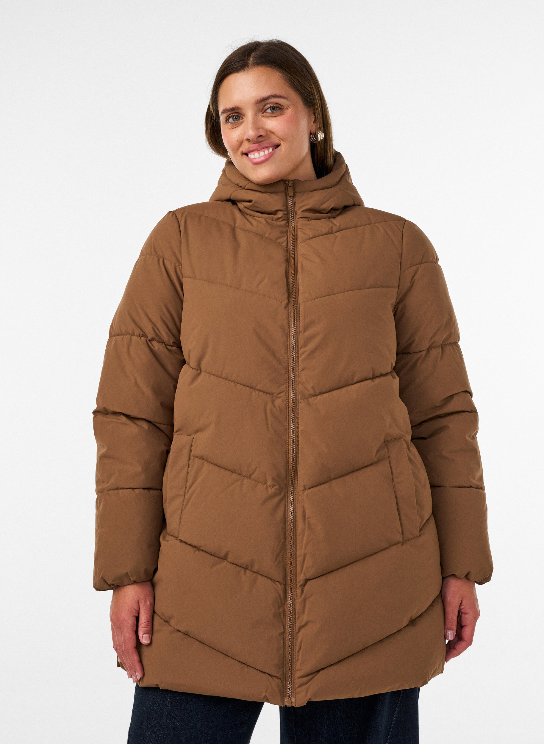 Keskipitk&auml; toppatakki hupulla, Ruskea, Model