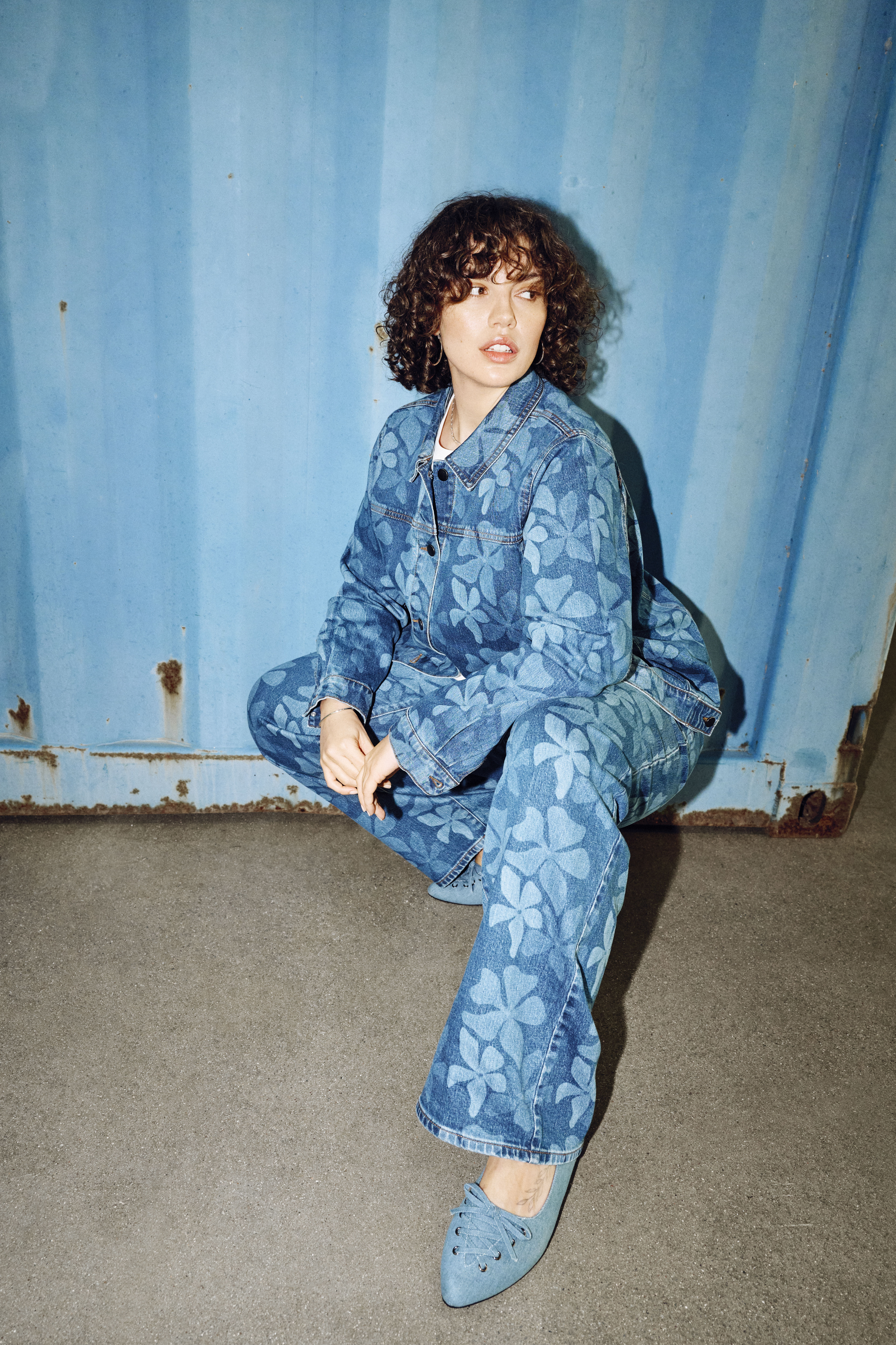 Zizzi Denimtakki kukkakuvioilla, , Model