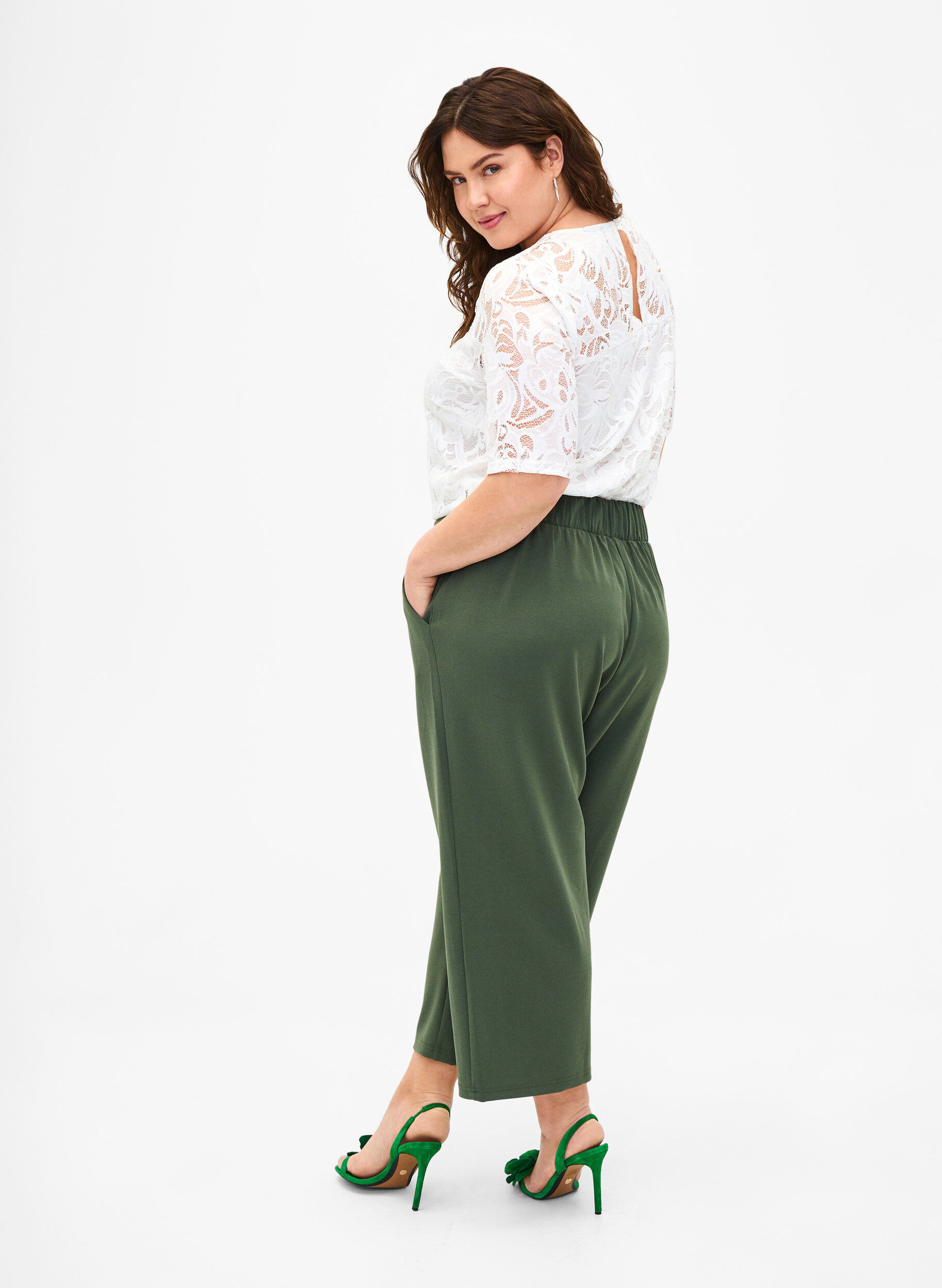 Zizzi7/8-pituiset housut v&auml;lj&auml;ll&auml; istuvuudella, Vihre&auml;, Model image number 1