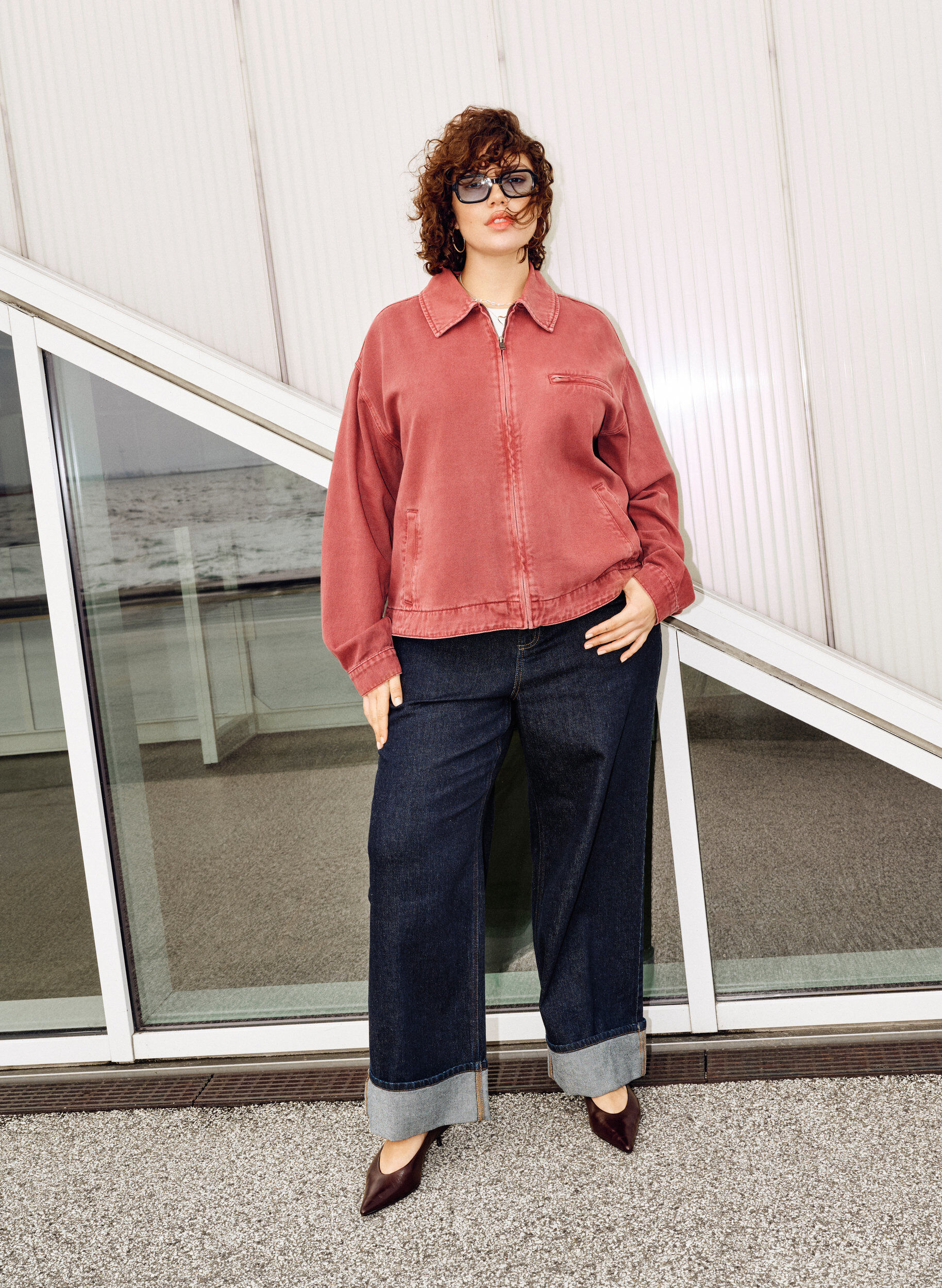 Zizzi Suoralahkeiset farkut leveill&auml; lahkeilla ja k&auml;&auml;nteill&auml;, Sininen, Image image number 0